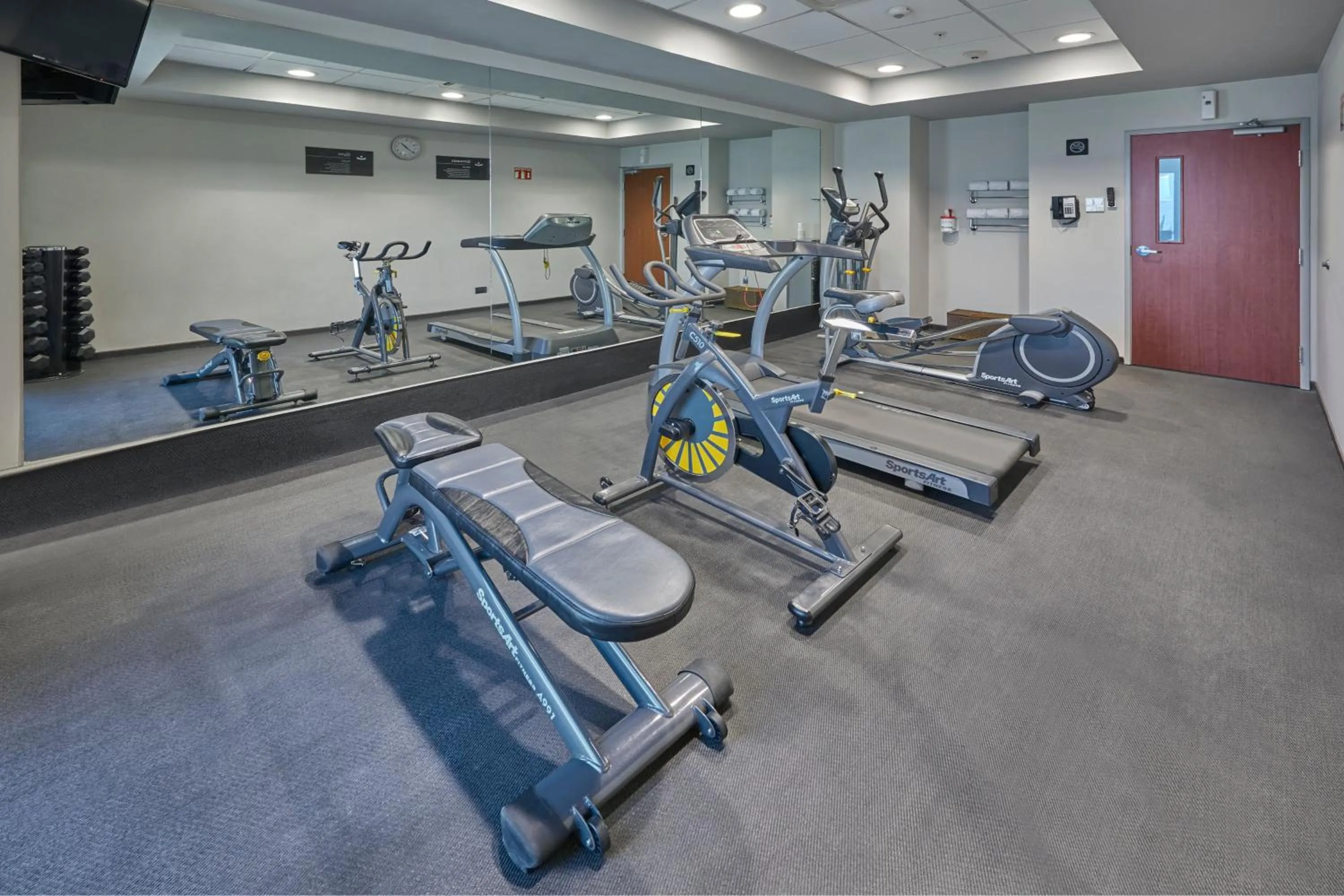 Fitness centre/facilities in City Express by Marriott Salamanca