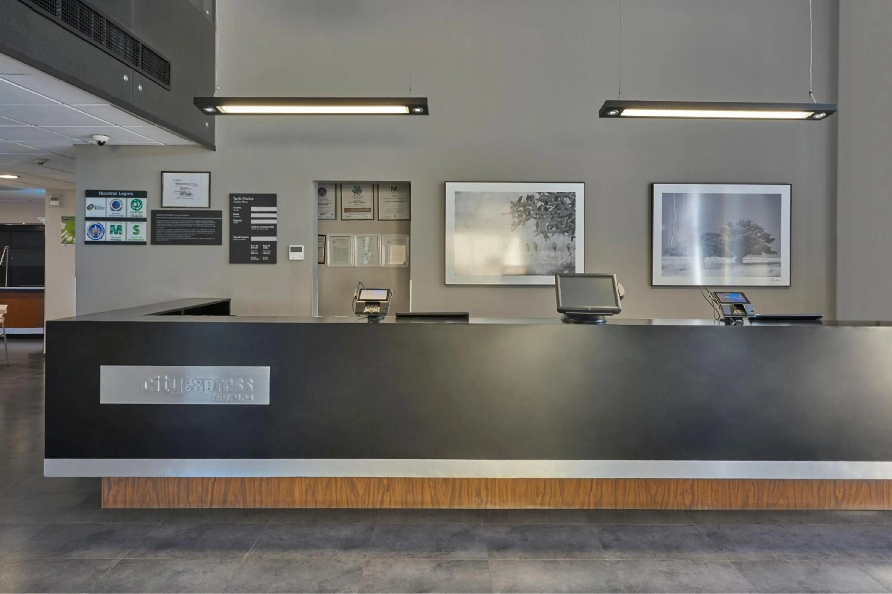 Lobby or reception in City Express by Marriott Salamanca