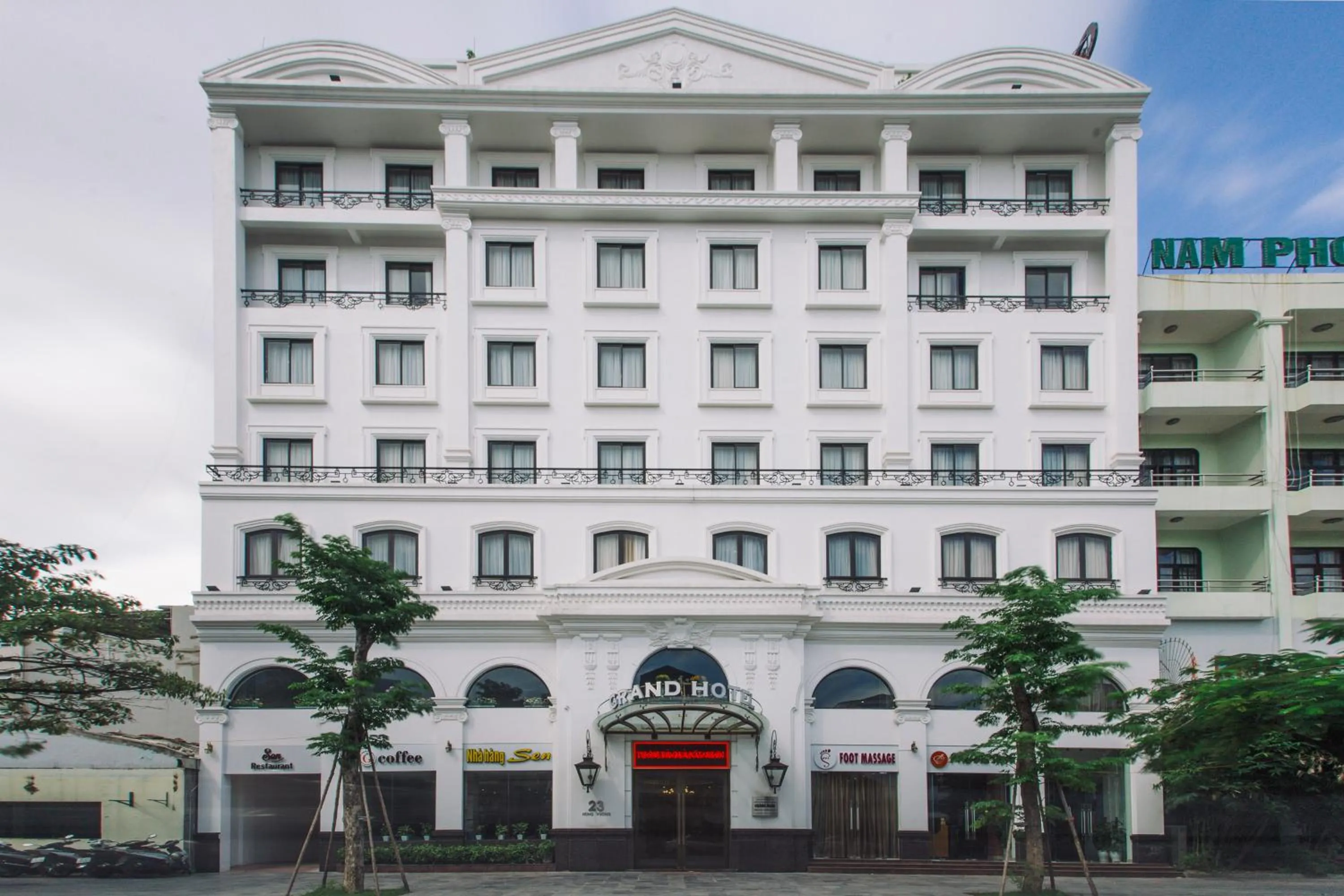 Property building in Grand Móng Cái Hotel