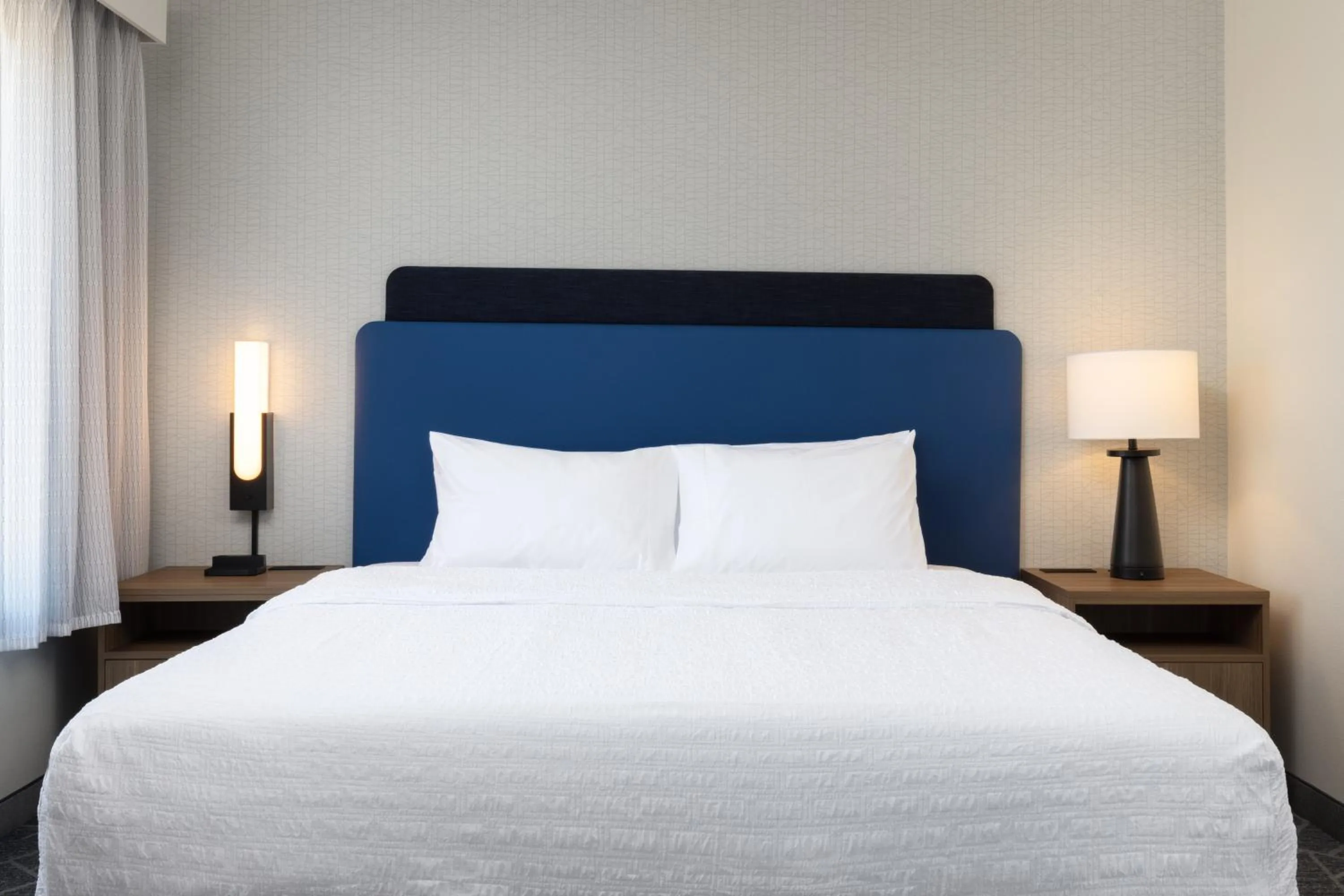 Bed in Hampton Inn & Suites Cottonwood, Az