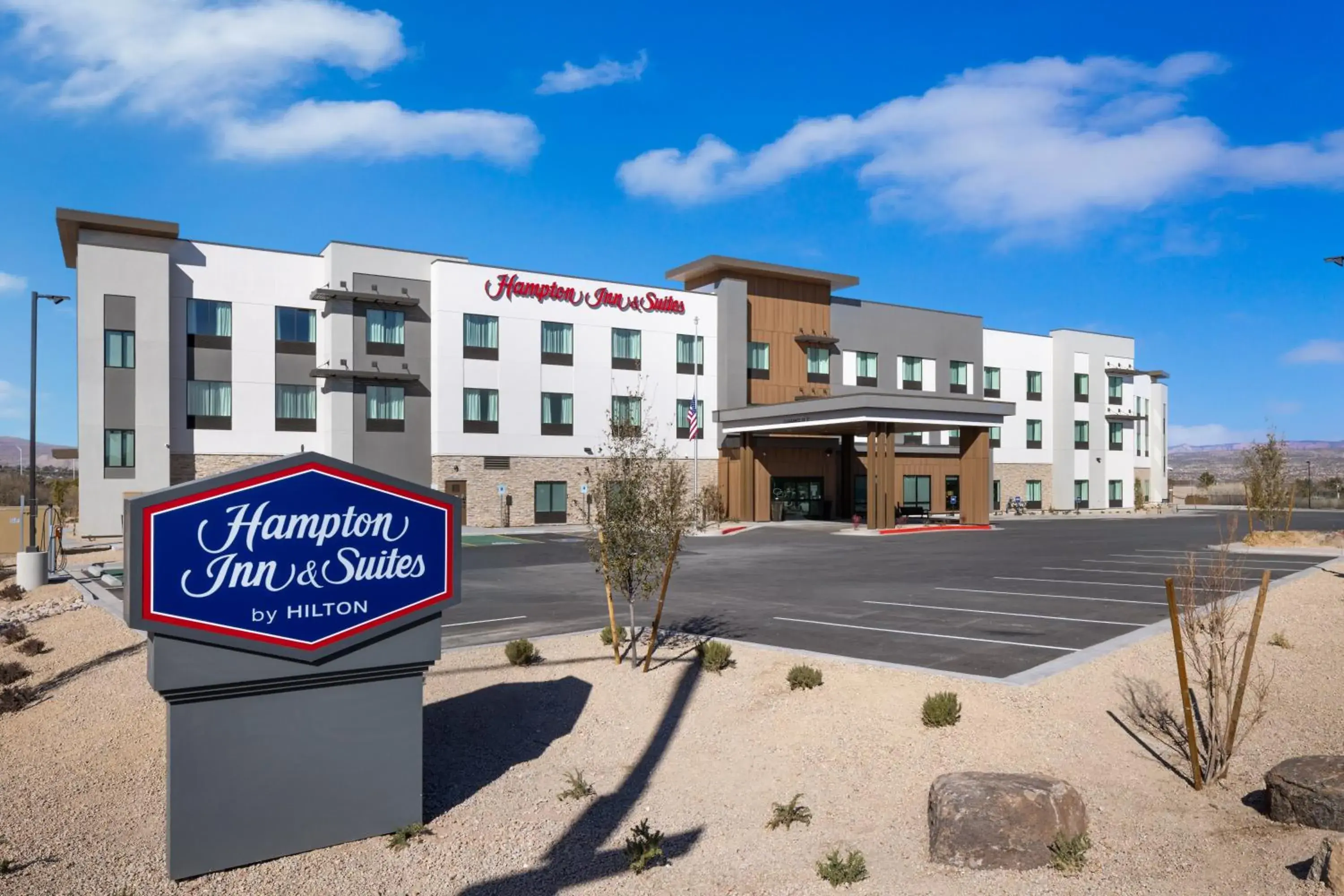 Property building in Hampton Inn & Suites Cottonwood, Az Property building in Hampton Inn & Suites Cottonwood, Az