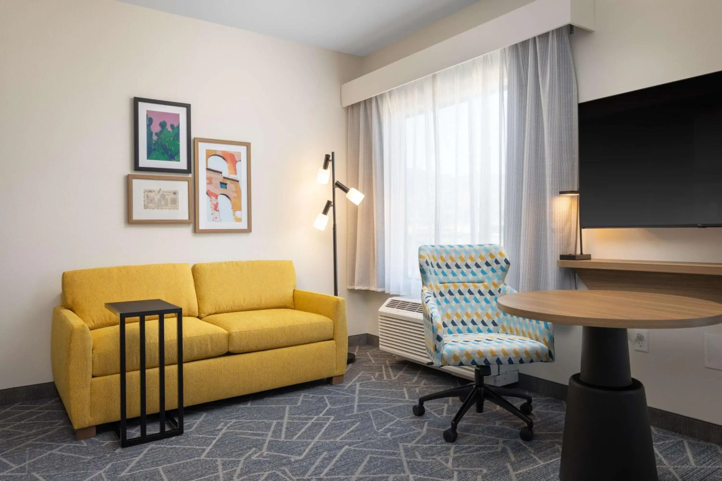 Living room in Hampton Inn & Suites Cottonwood, Az Living room in Hampton Inn & Suites Cottonwood, Az