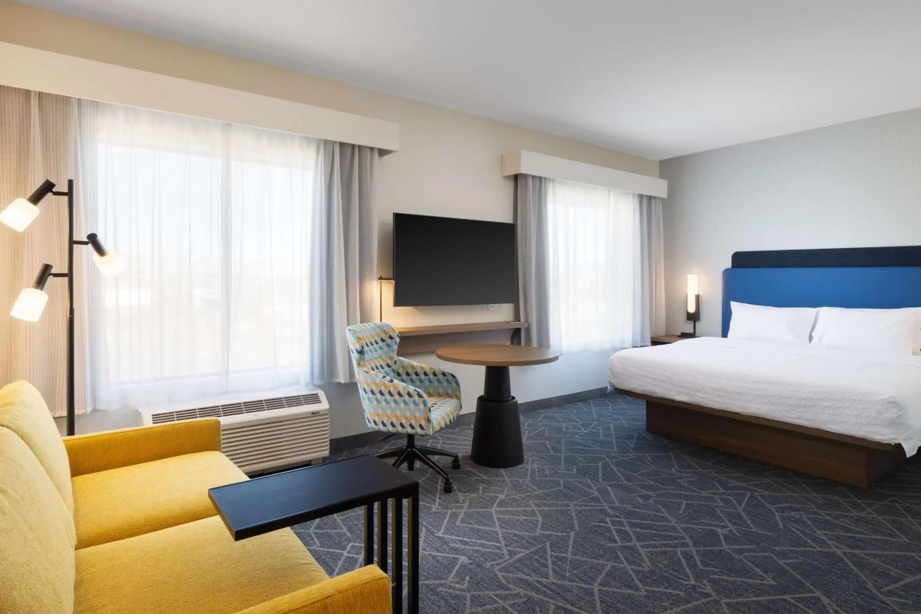 Living room, Bed in Hampton Inn & Suites Cottonwood, Az Living room, Bed in Hampton Inn & Suites Cottonwood, Az