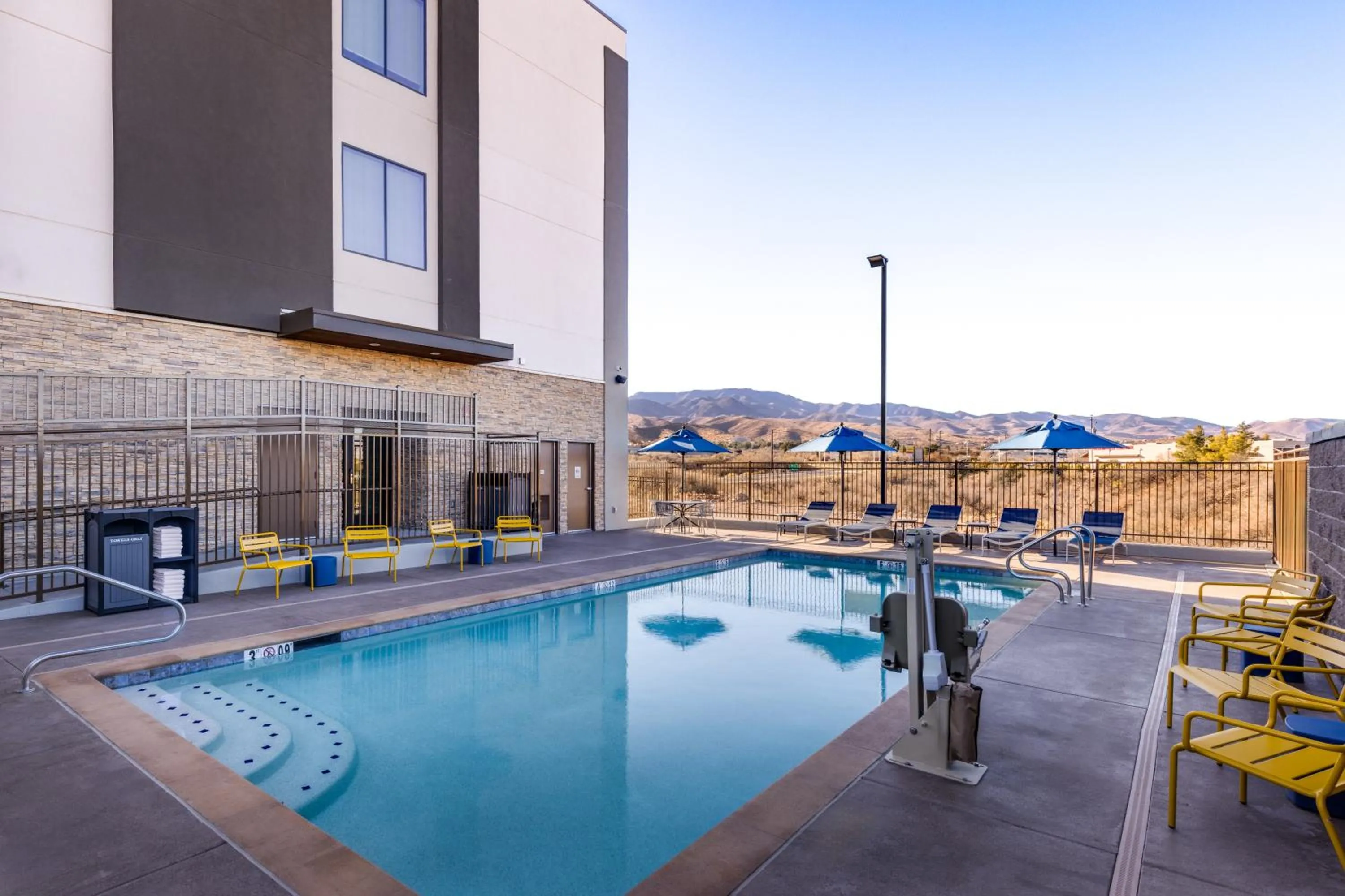 Swimming pool in Hampton Inn & Suites Cottonwood, Az