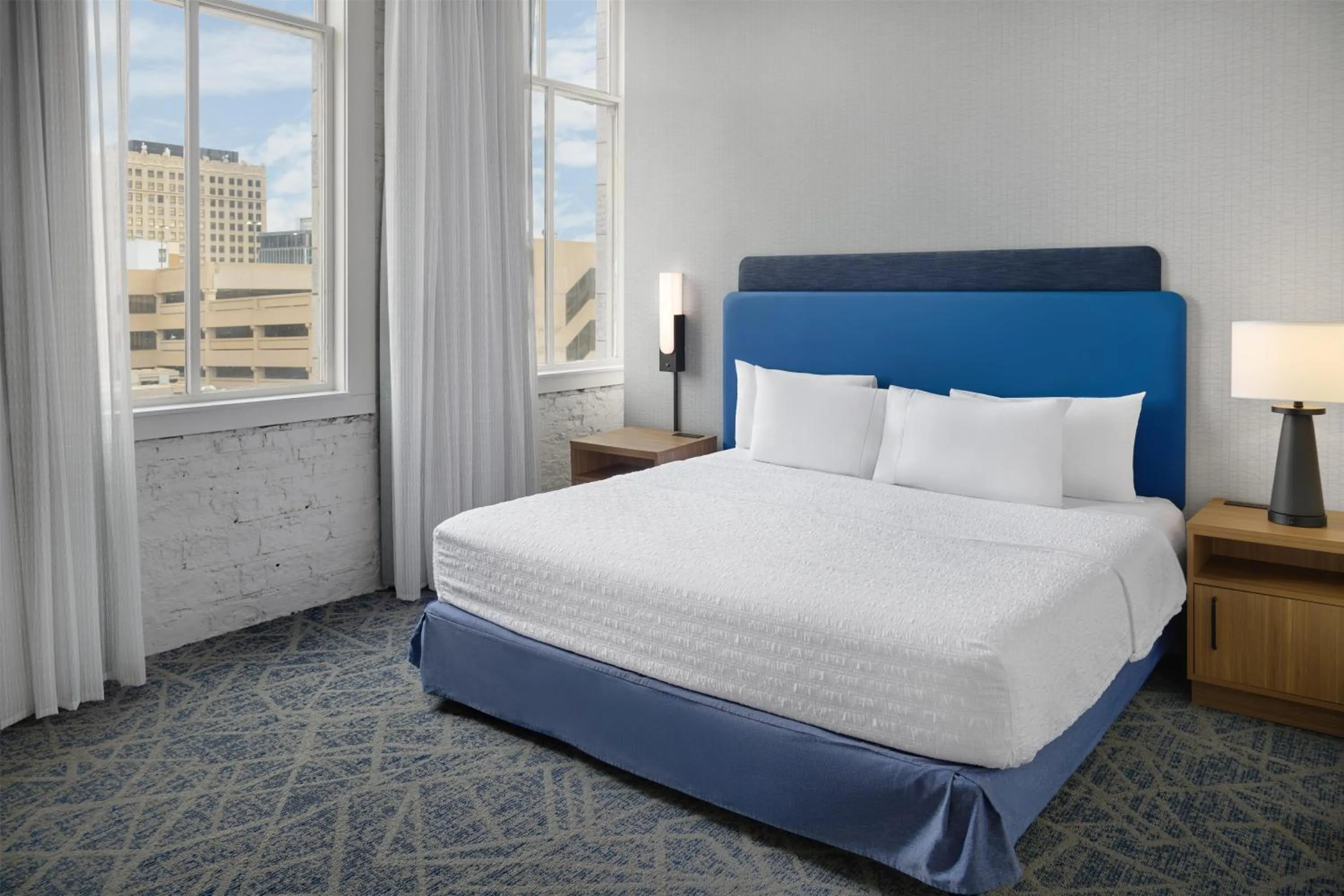 Bed in Hampton Inn by Hilton Lincoln Downtown