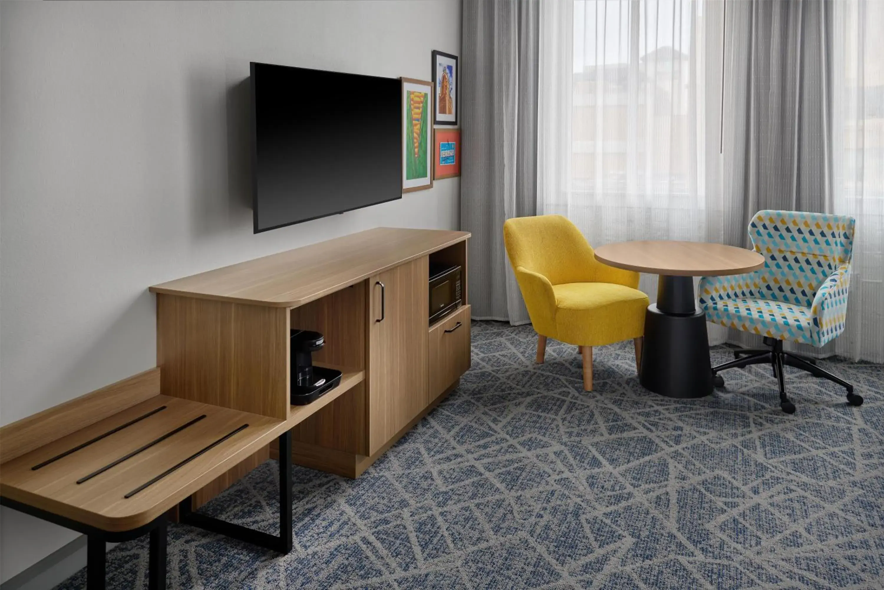 Bedroom in Hampton Inn by Hilton Lincoln Downtown Bedroom in Hampton Inn by Hilton Lincoln Downtown