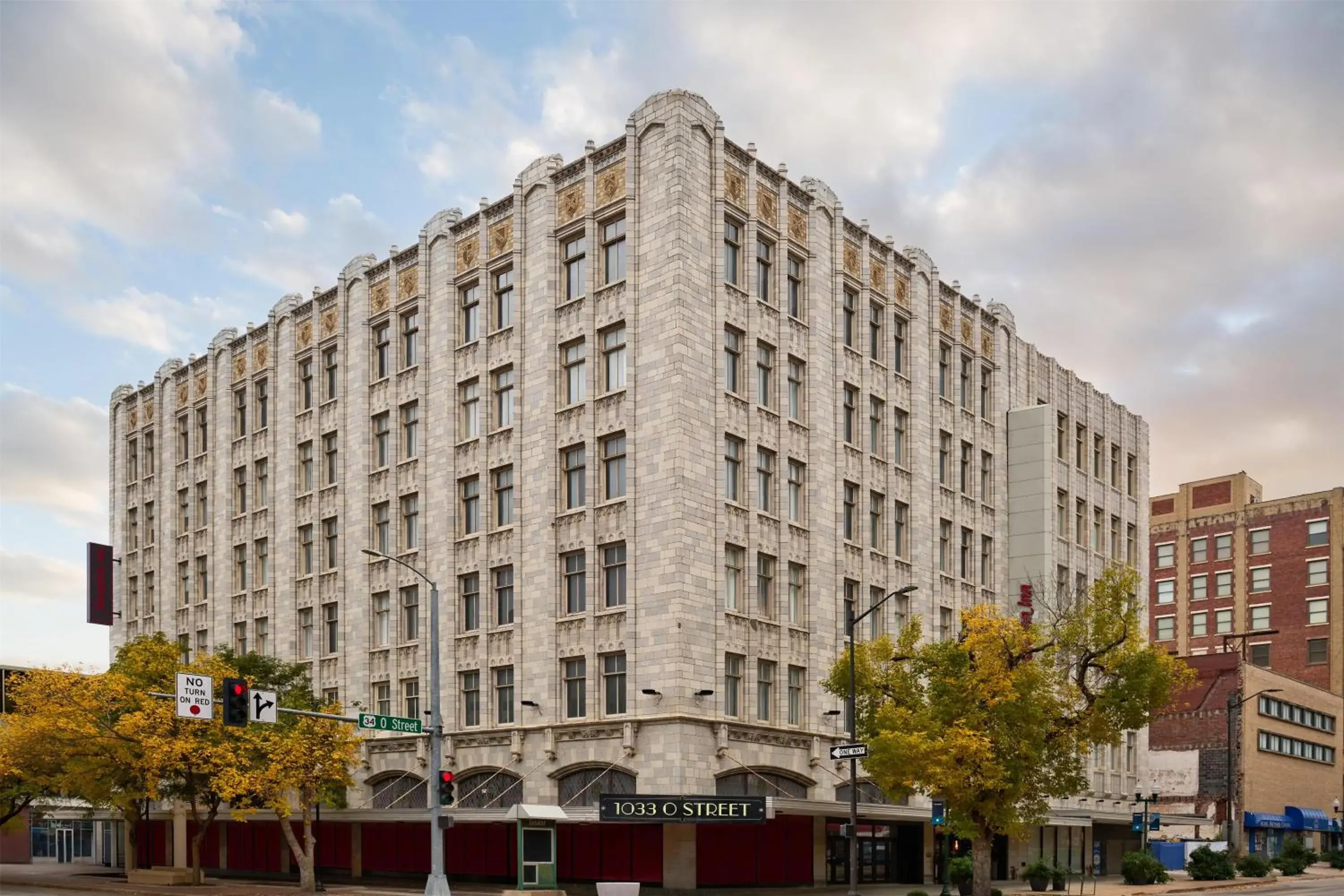 Property building in Hampton Inn by Hilton Lincoln Downtown Property building in Hampton Inn by Hilton Lincoln Downtown