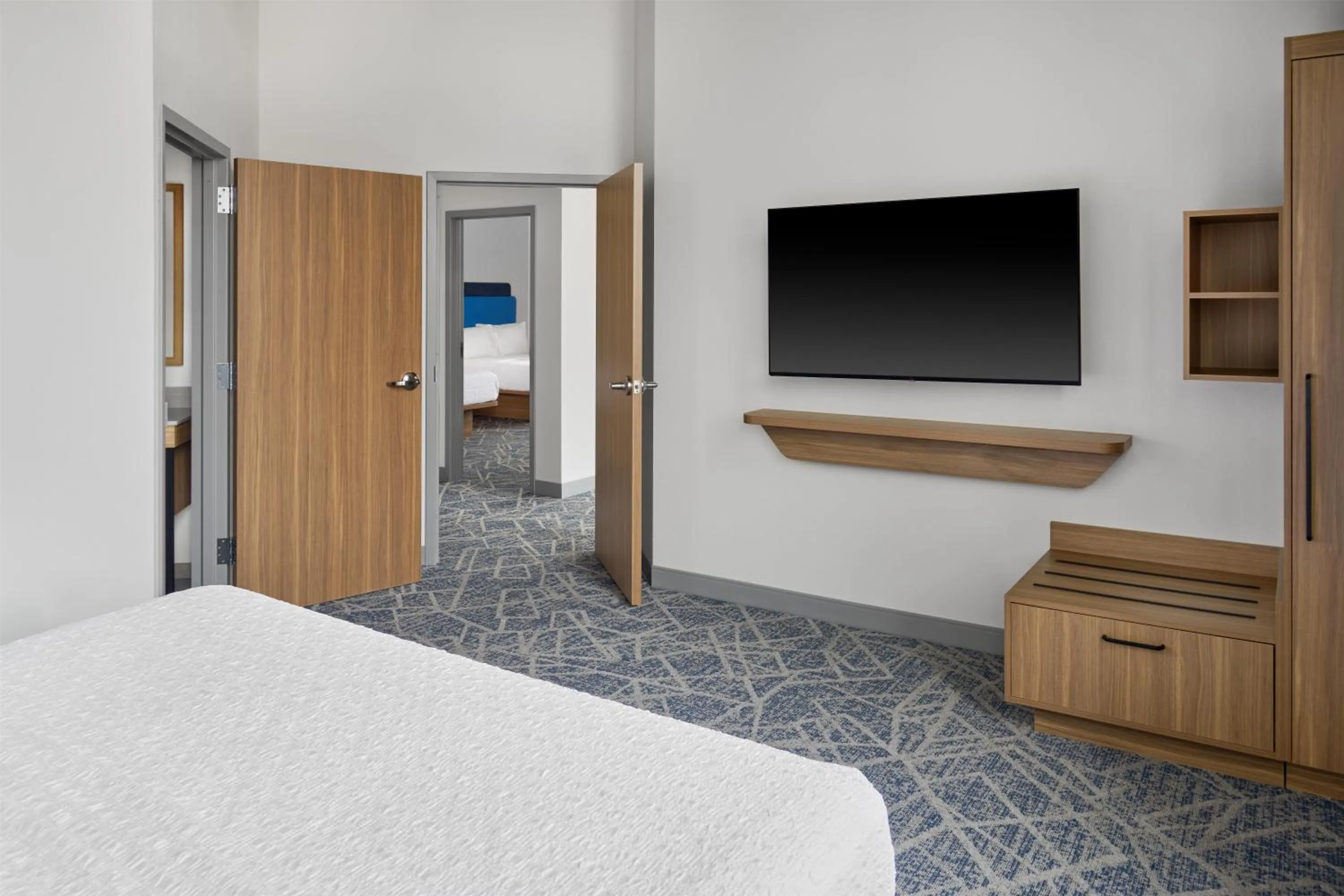 Bed in Hampton Inn by Hilton Lincoln Downtown