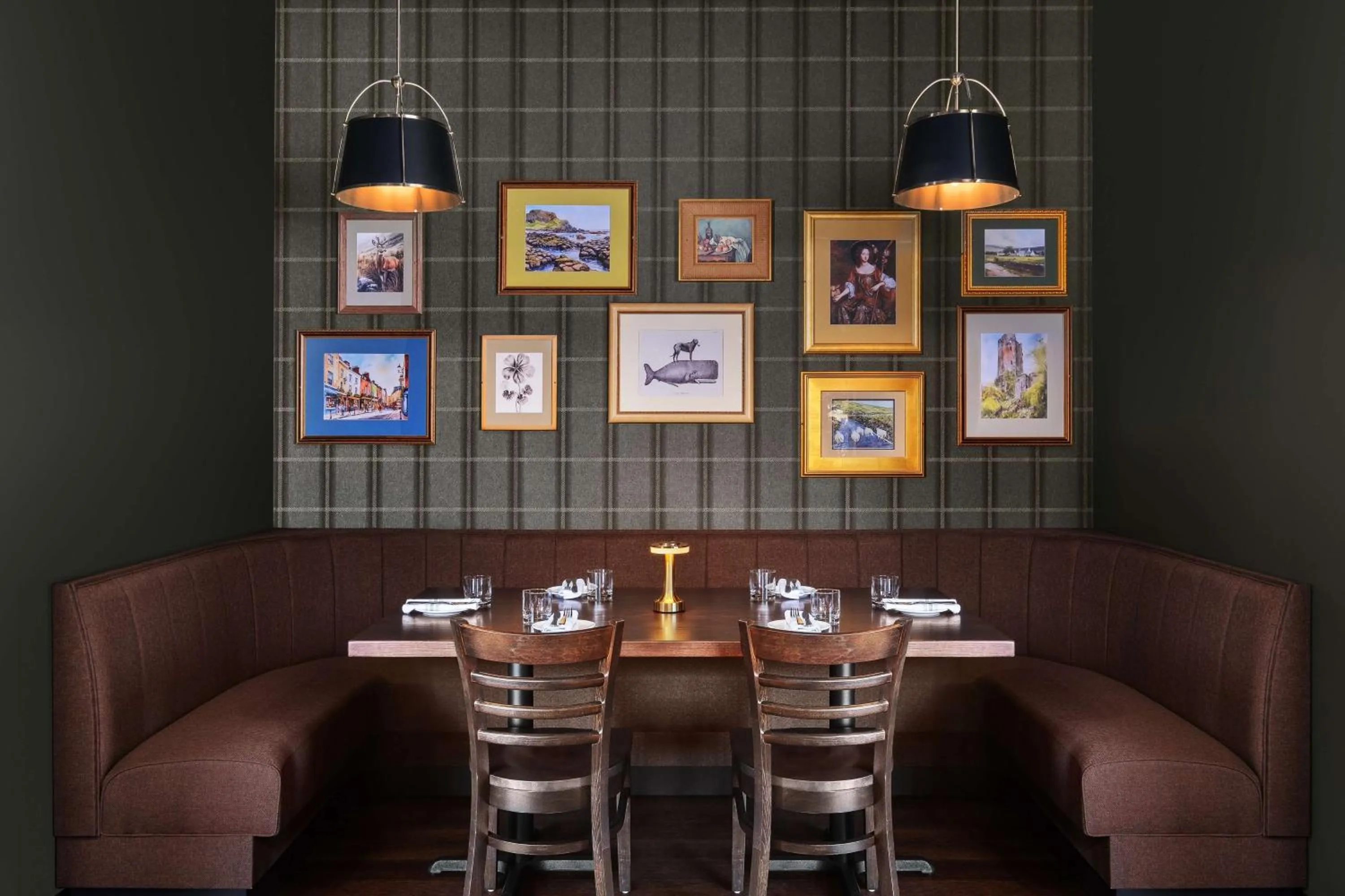 Lounge or bar in The Well House Hamilton, Tapestry Collection By Hilton