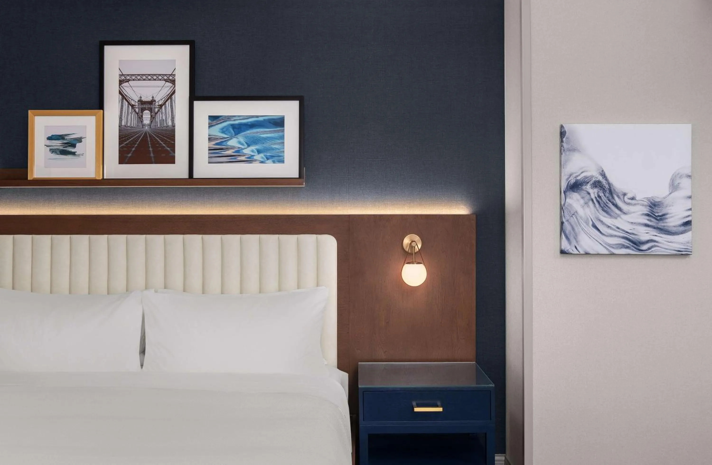 Bed in The Well House Hamilton, Tapestry Collection By Hilton