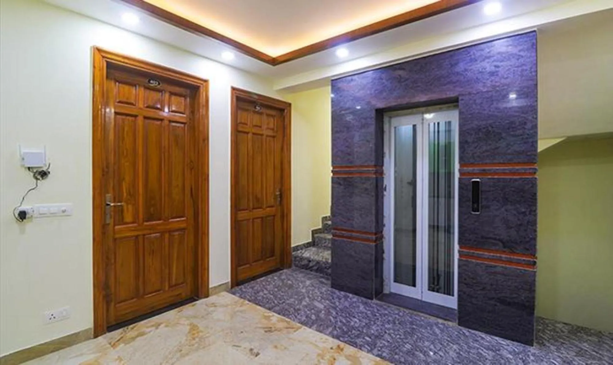 Lobby or reception in FabHotel Star Corporate Suite Near Medanta-The Medicity & Park Hospital, Gurugram