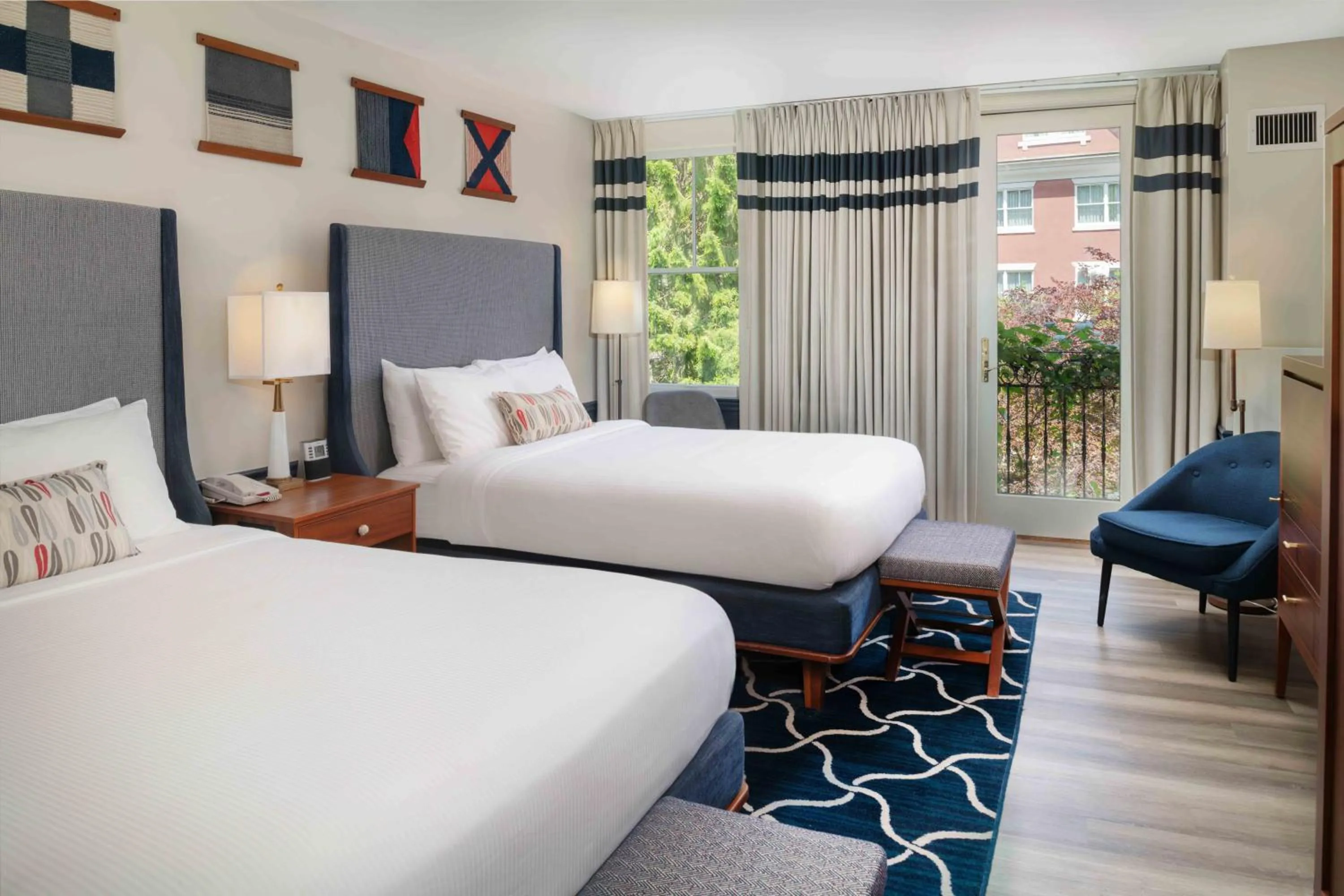 Bedroom, Bed in Portland Harbor Hotel