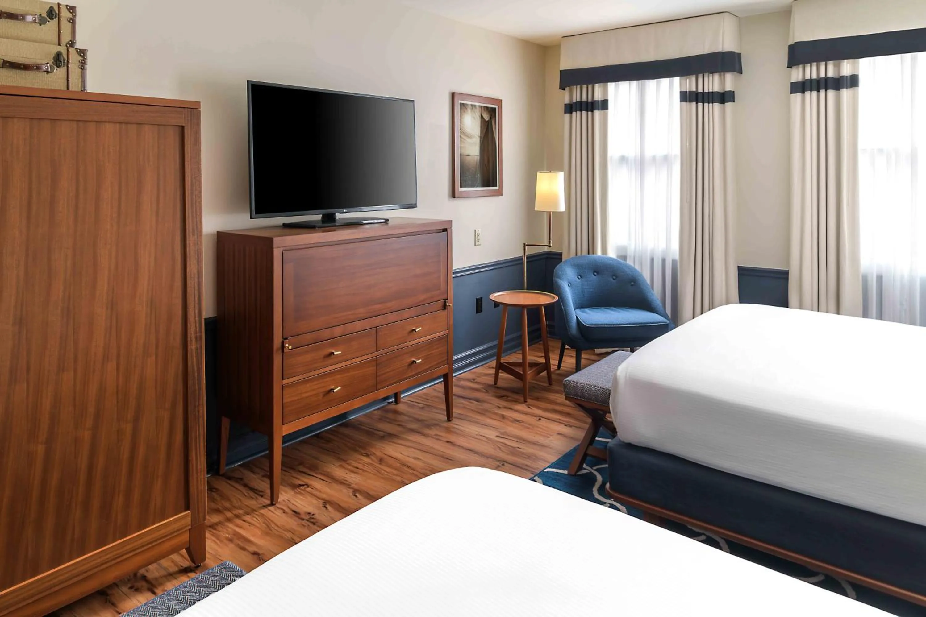 TV and multimedia, Bed in Portland Harbor Hotel