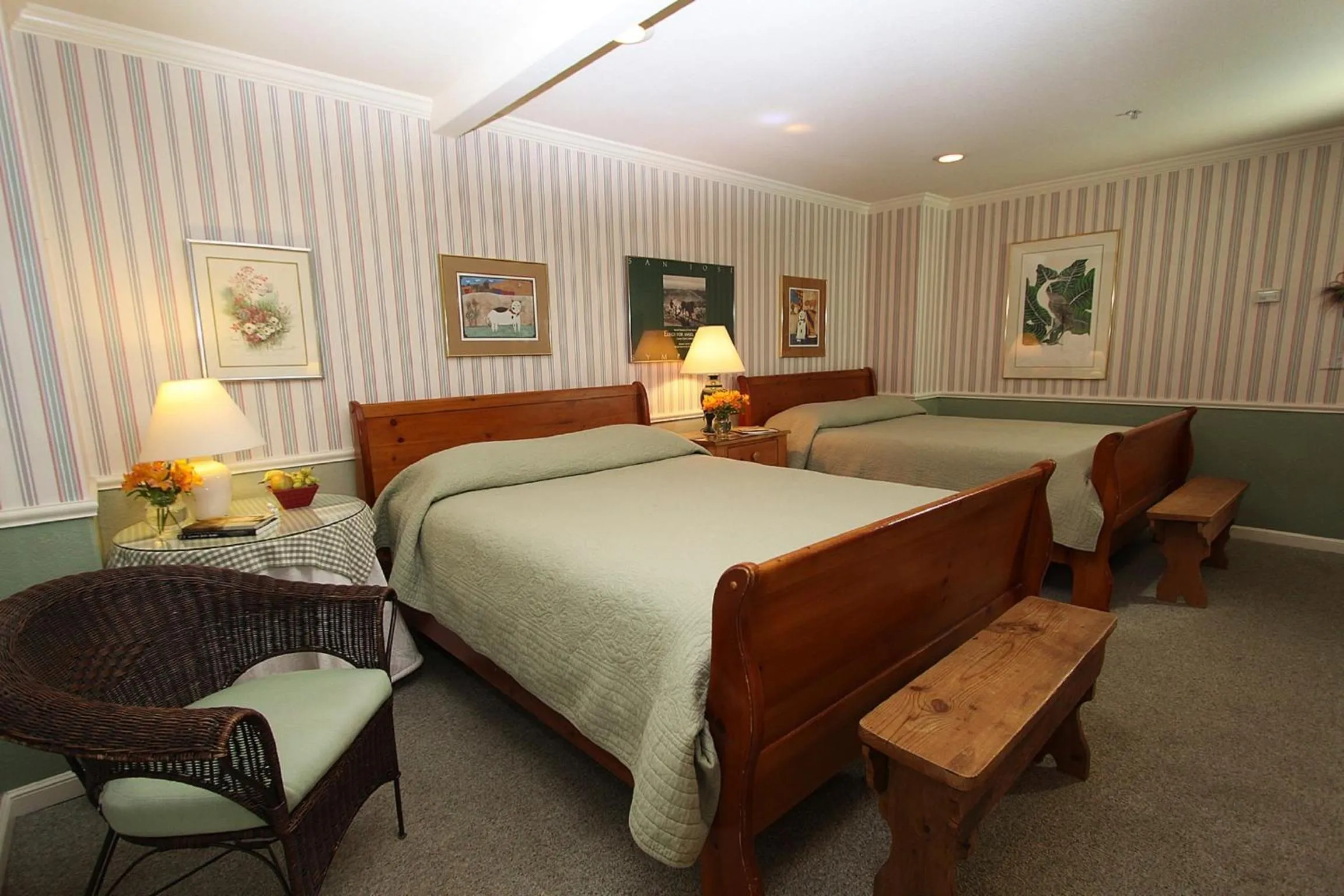 Bed in McCaffrey House Bed and Breakfast Inn