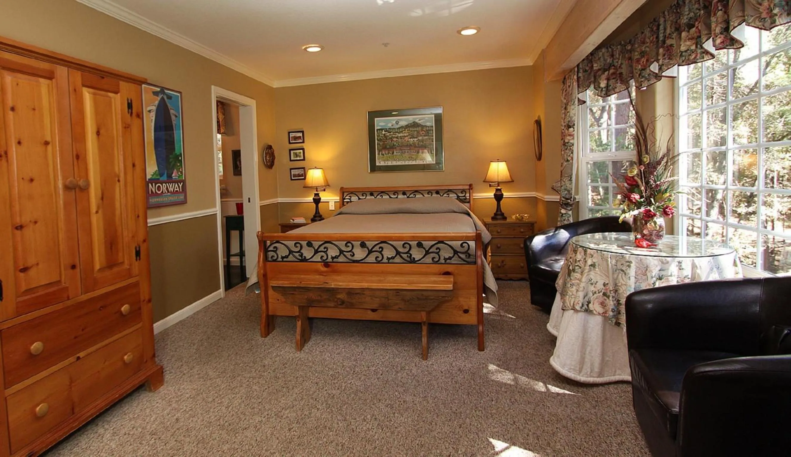 Photo of the whole room in McCaffrey House Bed and Breakfast Inn