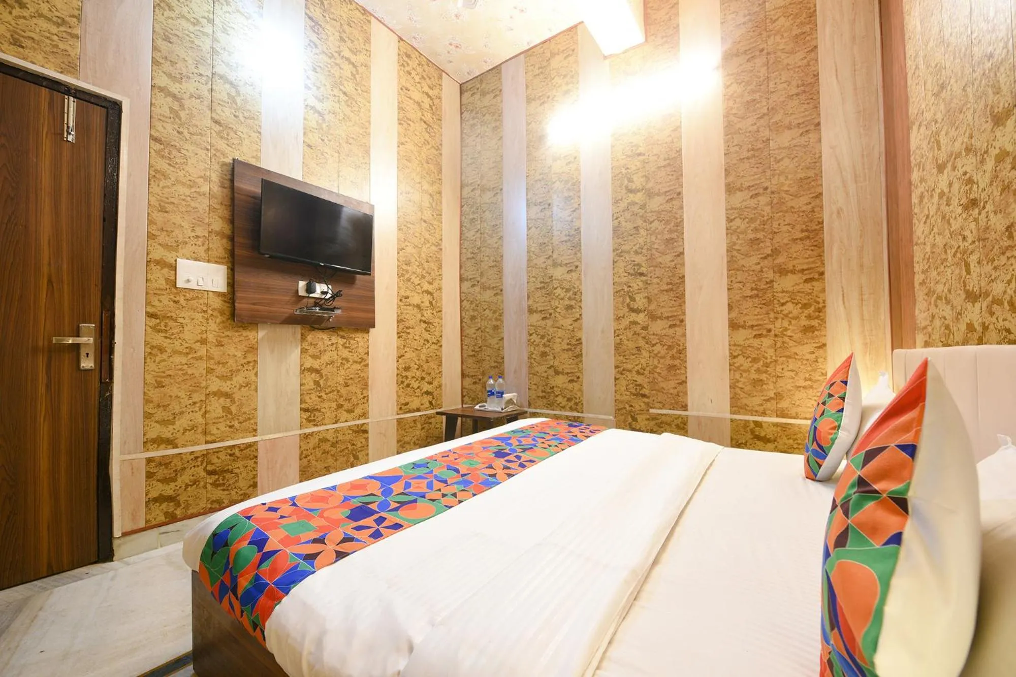 Bed in Via The Grand Palace Near Fortis Escort Hospital
