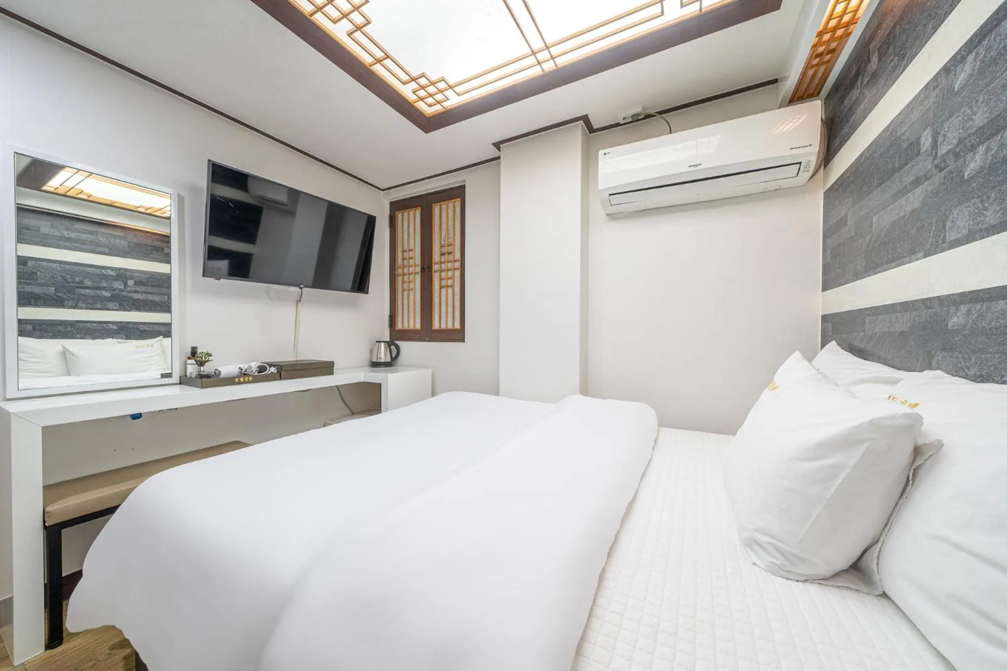 Bed in Kyoung Dong Hotel Myeongdong