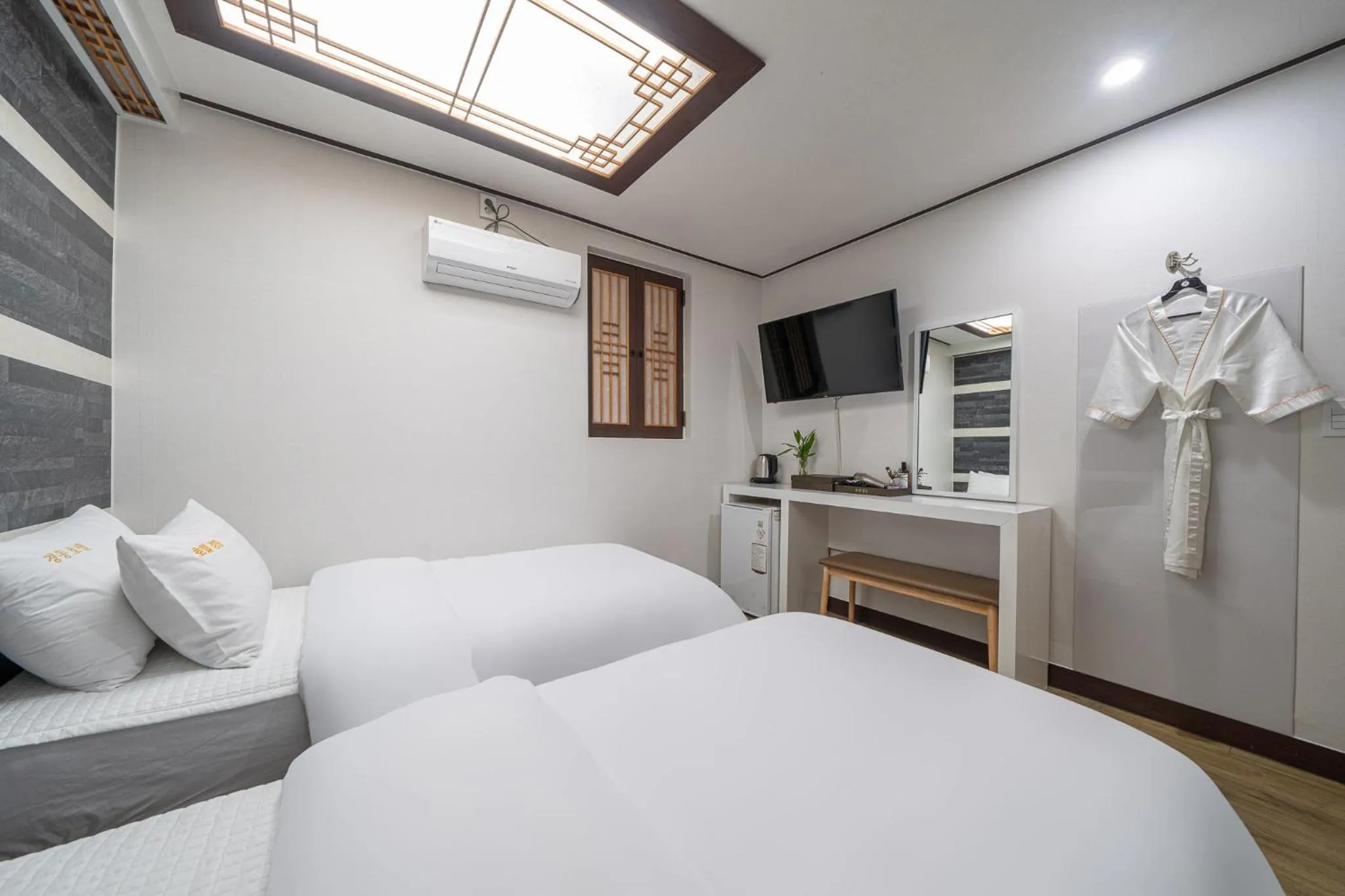 Bed in Kyoung Dong Hotel Myeongdong