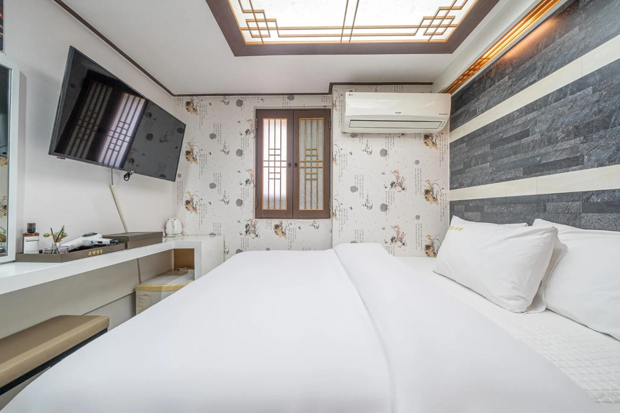 Bed in Kyoung Dong Hotel Myeongdong