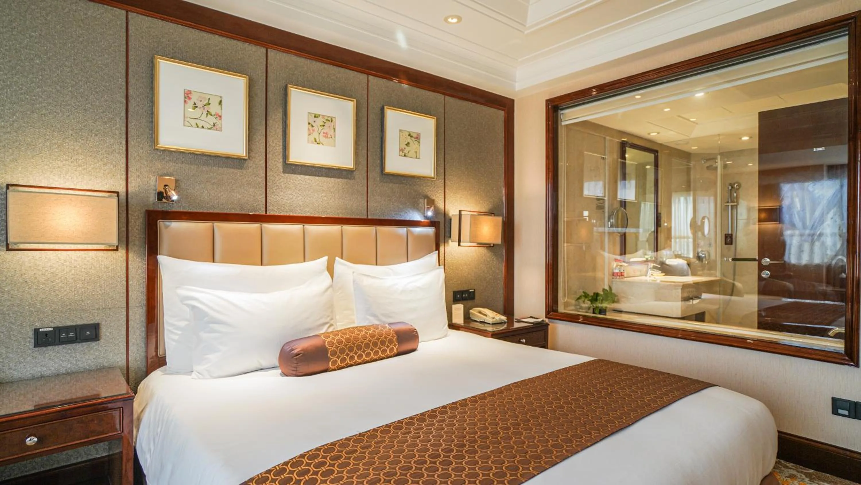 Bed in Xian heng Hotel