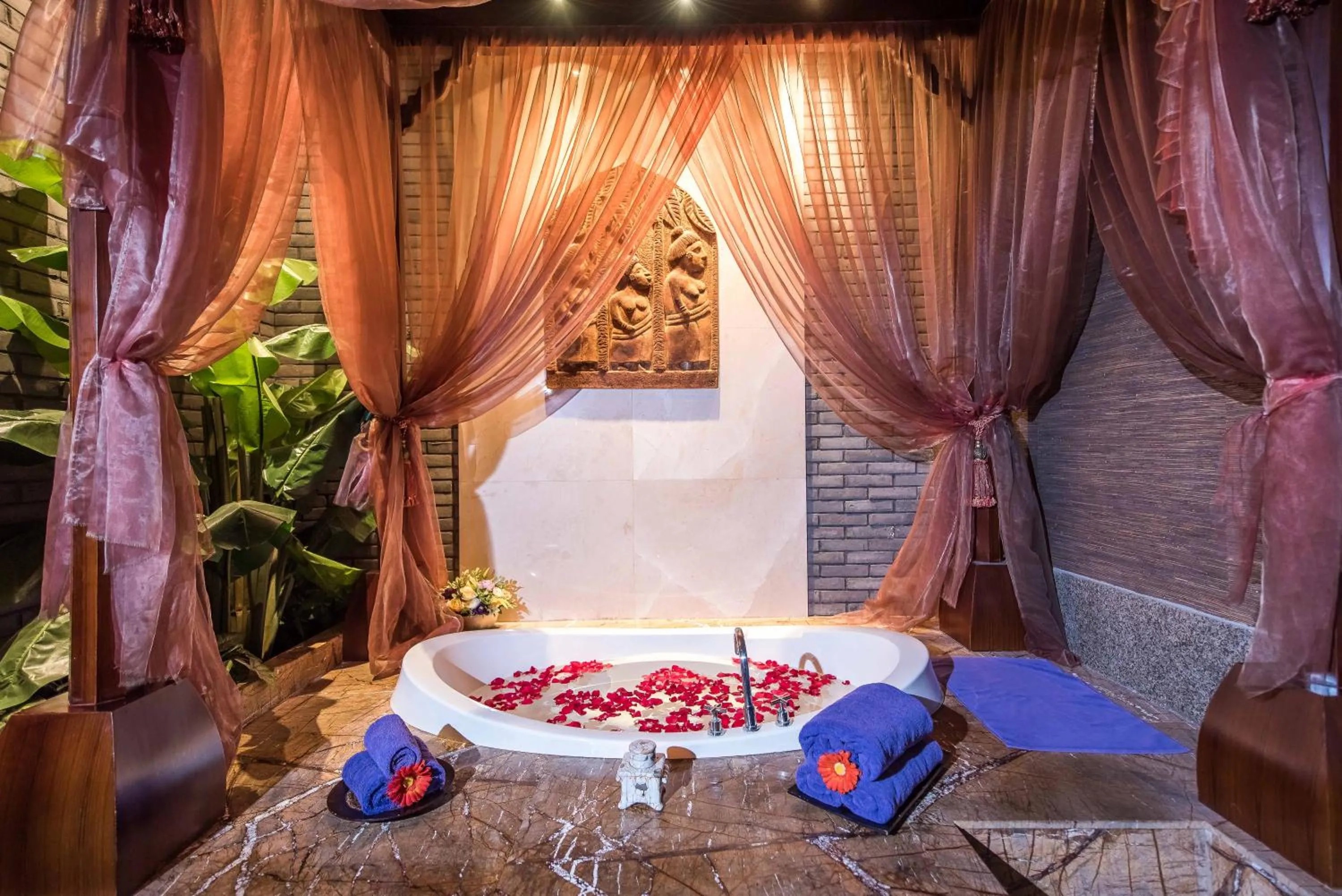 Massage, Bed in Xian heng Hotel