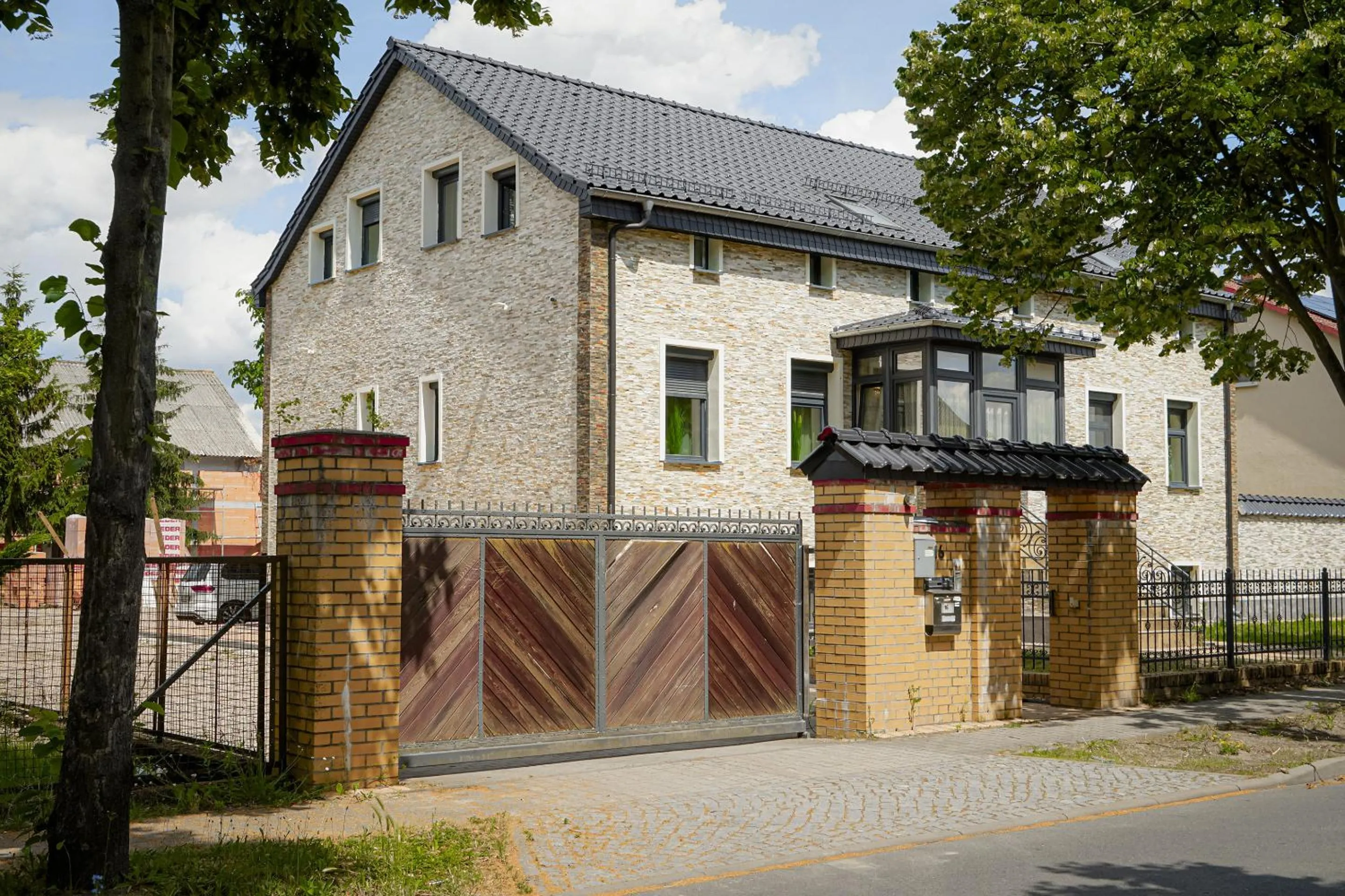 Bedroom in Amir Deluxe Motel