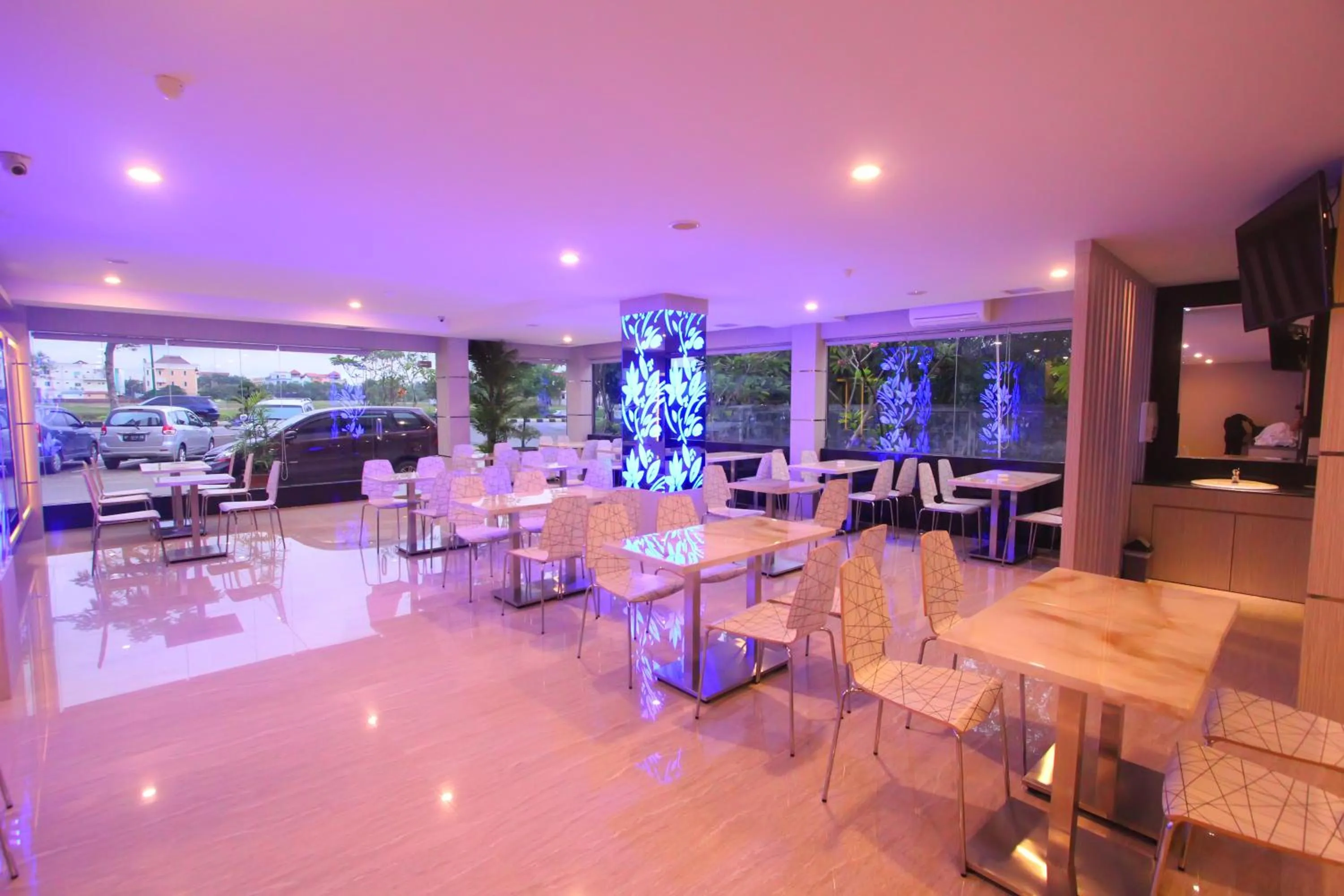 Restaurant/places to eat in Lovina Inn Batam Centre