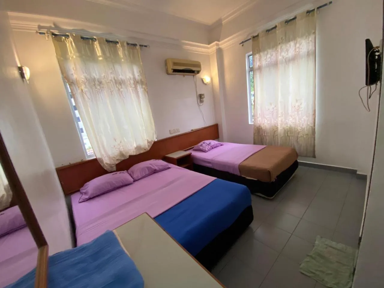 Bed in Dung Fang Hotel