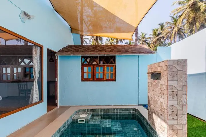 Swimming pool in Sea Shades Cottages I Private Jacuzzi