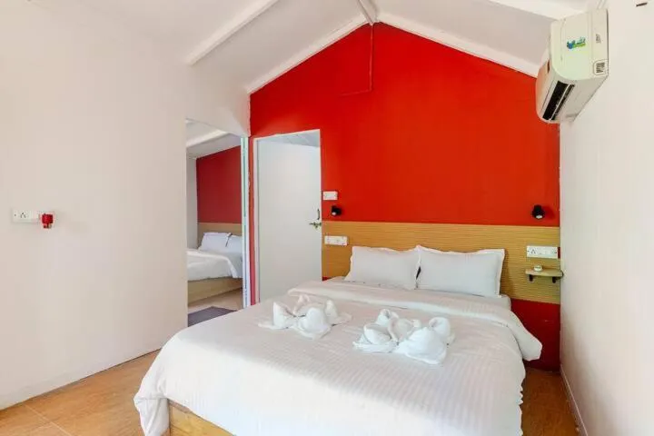 Bedroom, Bed in Sea Shades Cottages I Private Jacuzzi