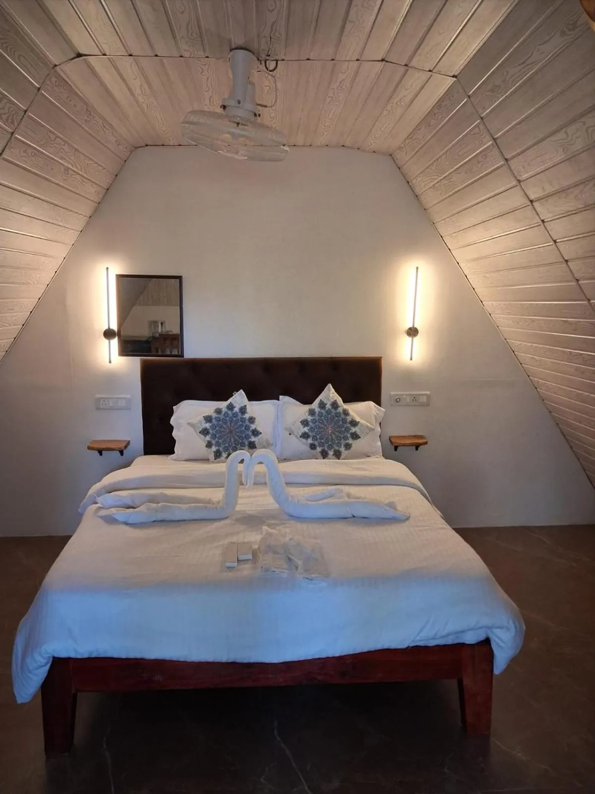 Bed in Sea Shades Cottages I Private Jacuzzi