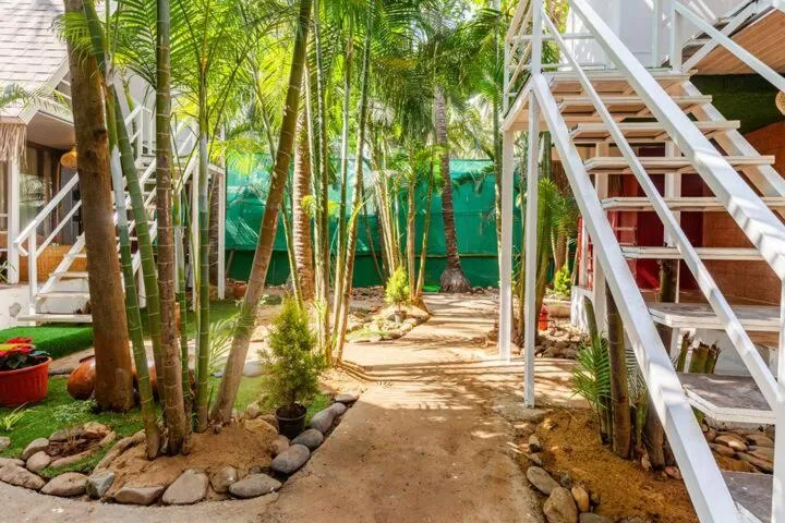 Spring in Sea Shades Cottages I Private Jacuzzi