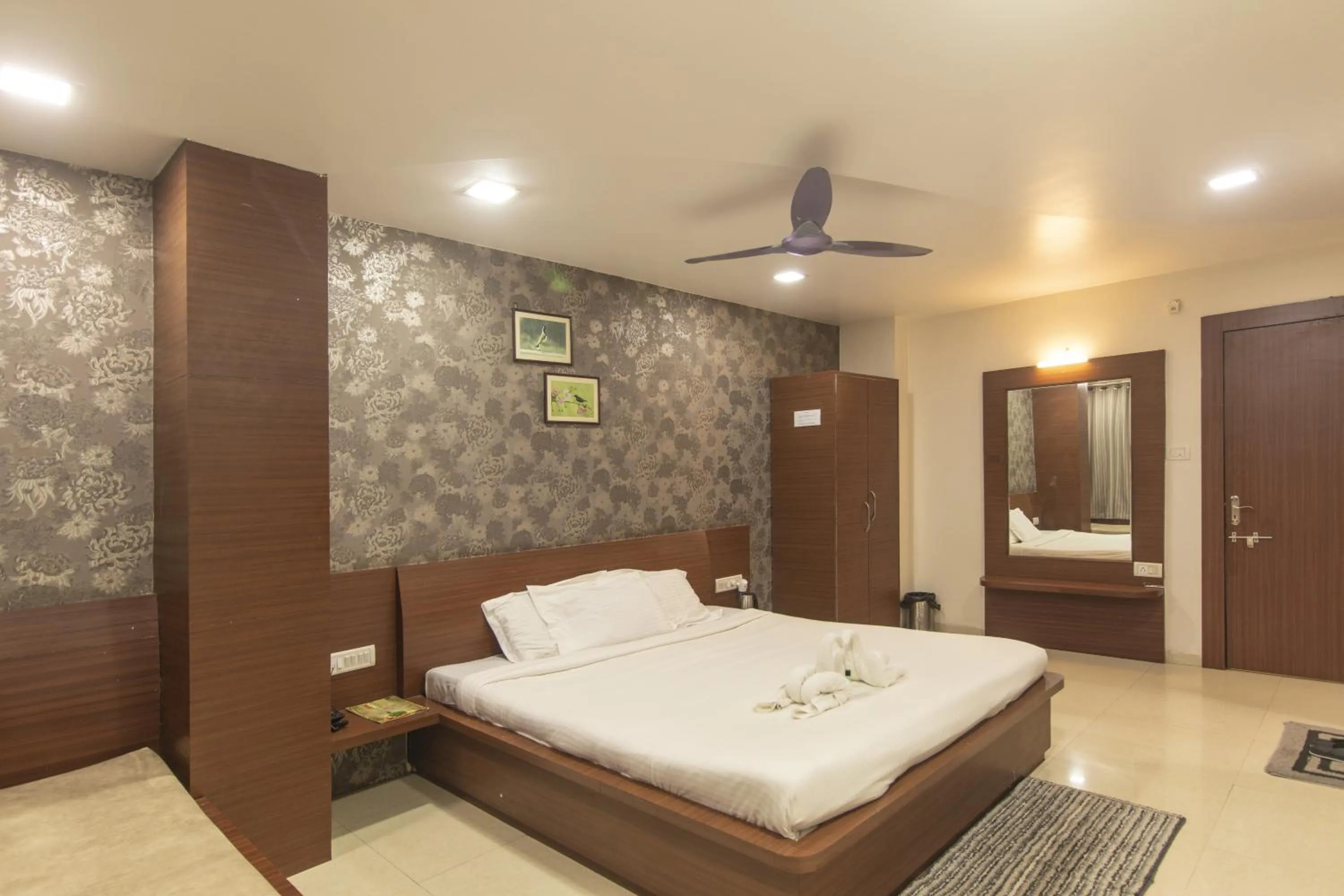 Photo of the whole room, Bed in WOW STAYZ2 Misty Meadows