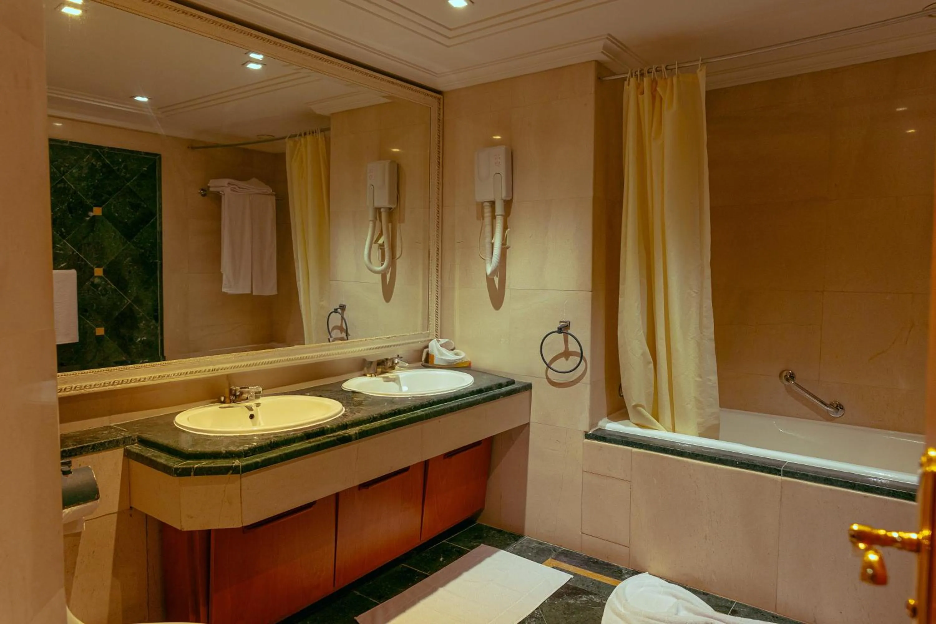 Bathroom in Nahrawess Resort & Thalasso