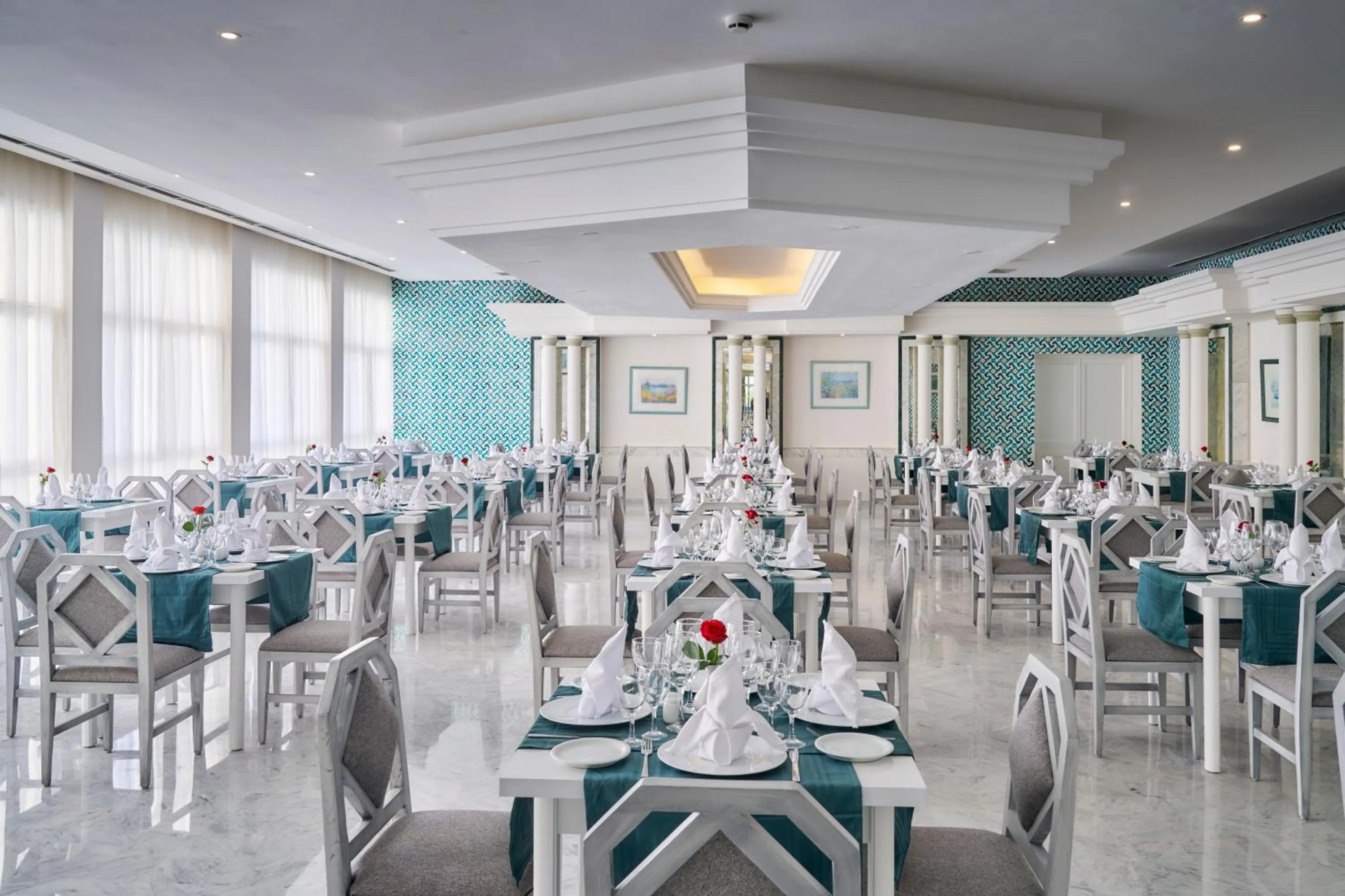 Restaurant/places to eat in Nahrawess Resort & Thalasso