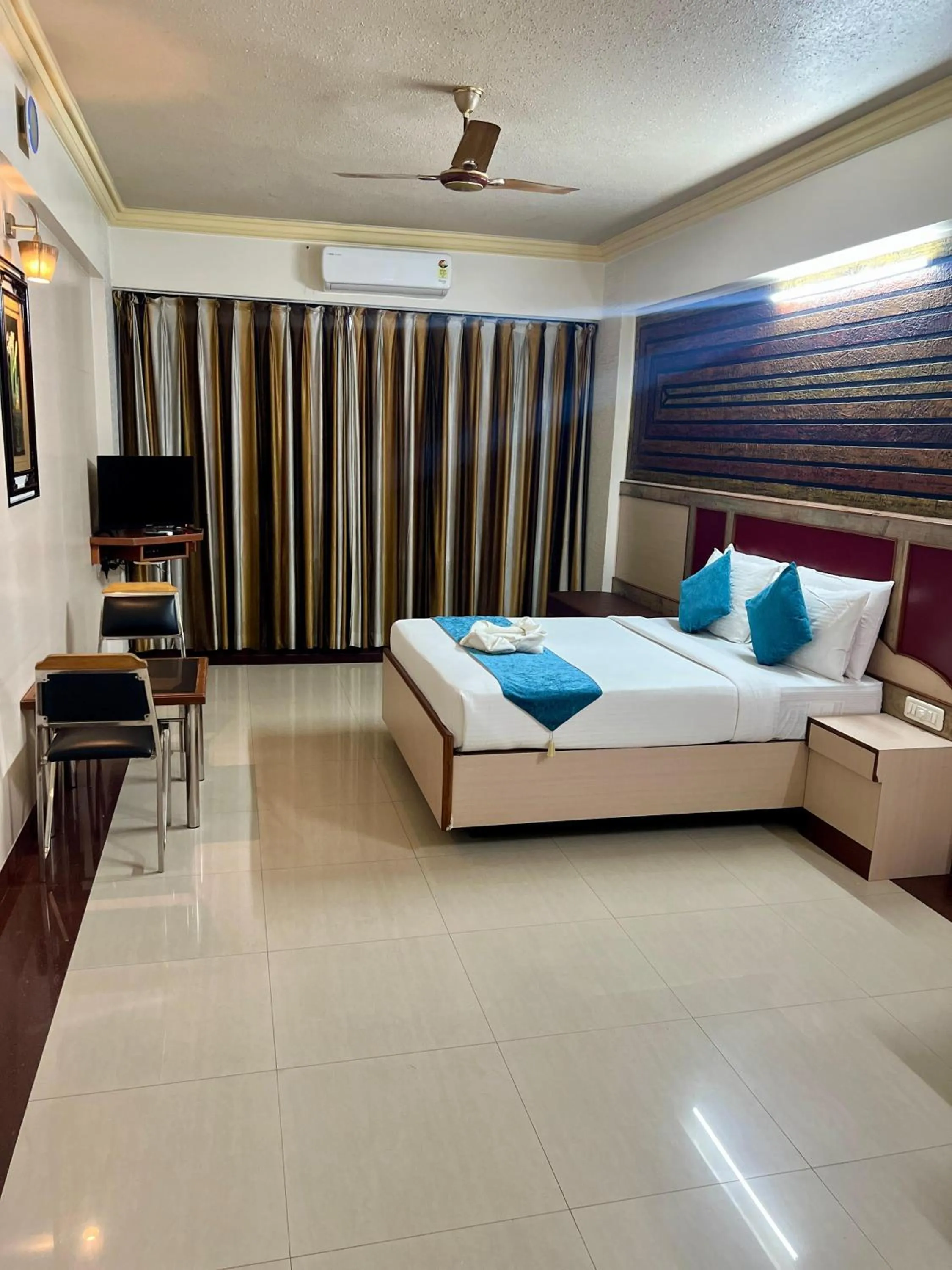 Bedroom, Bed in The Grand Krishna Rooms