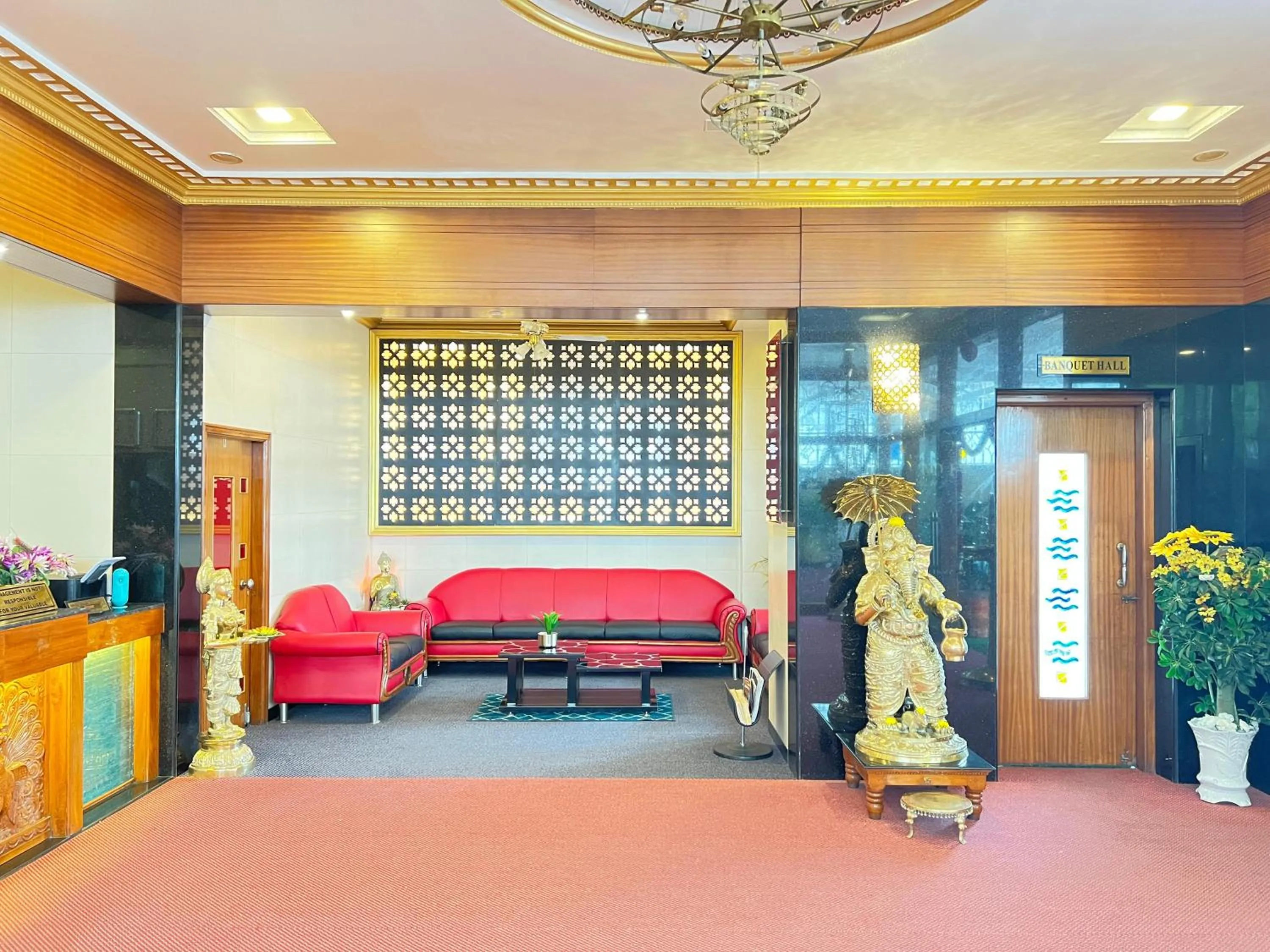 Lobby or reception, Bed in The Grand Krishna Rooms