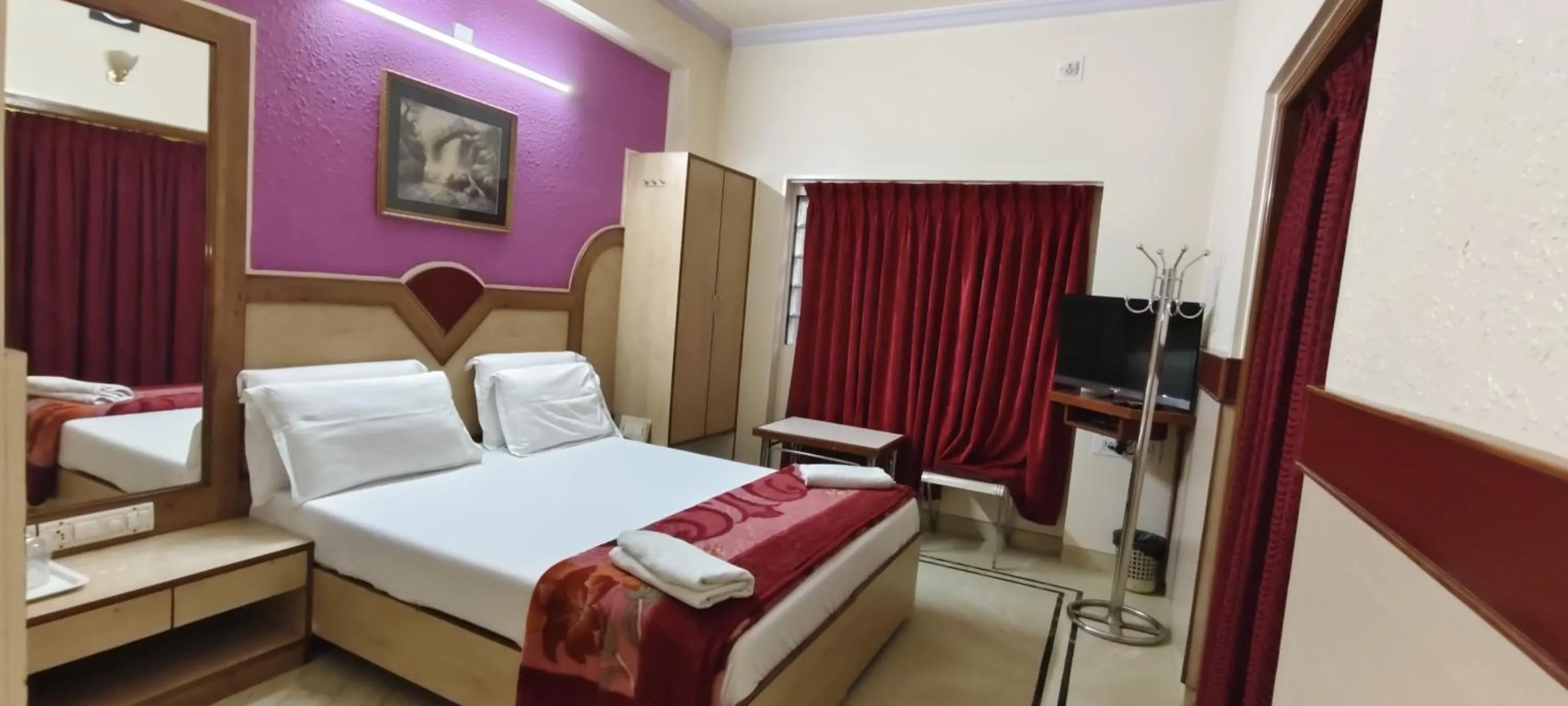 Bedroom, Bed in The Grand Krishna Rooms