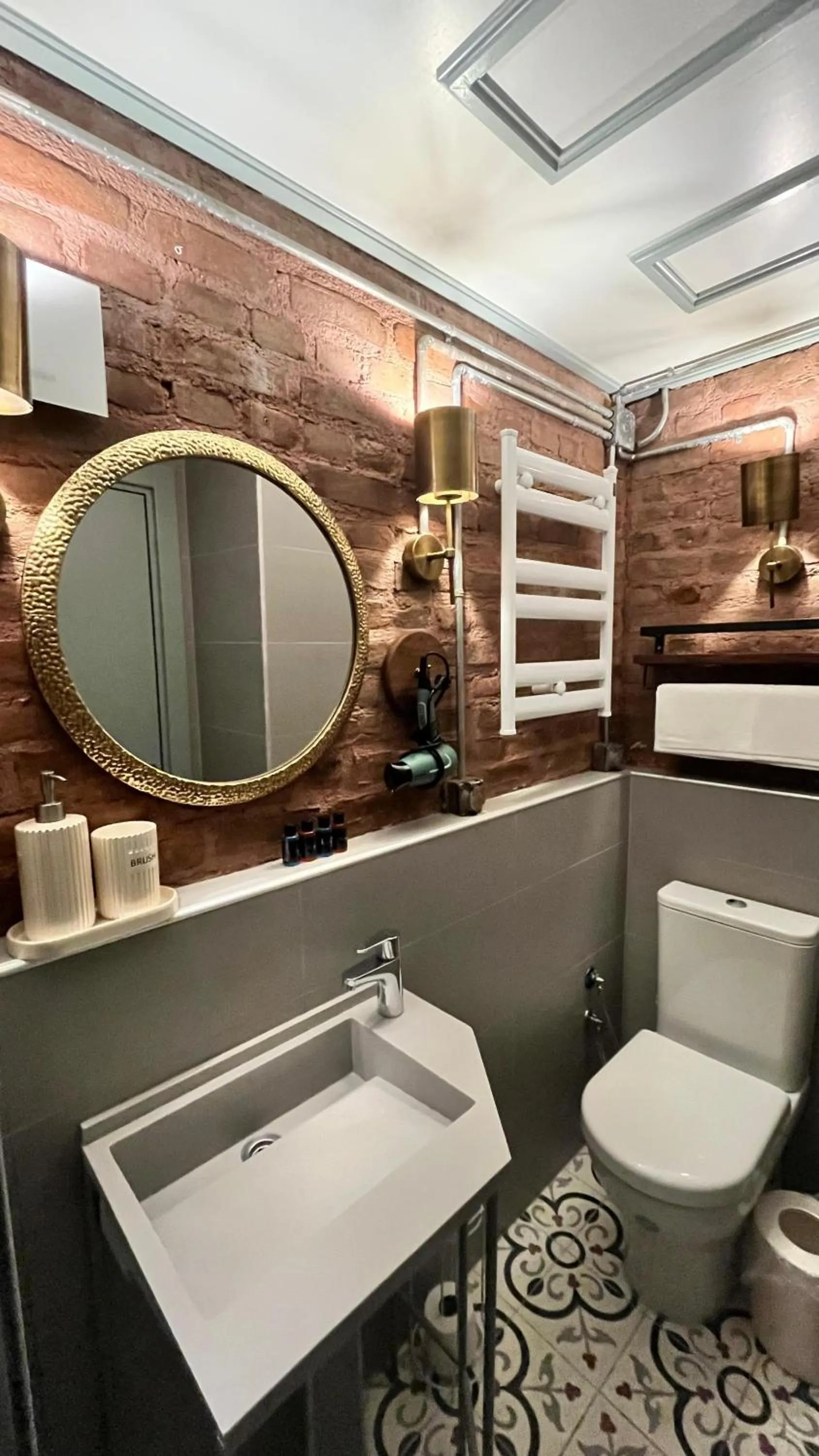 Bathroom in Va Mansion