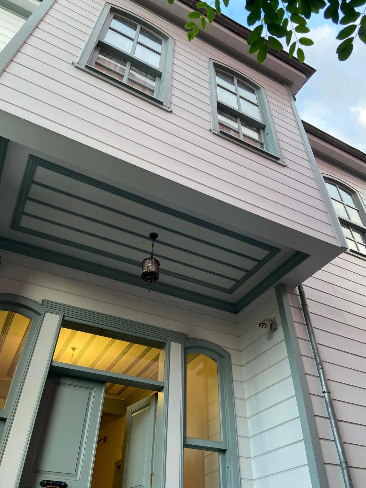 Property building in Va Mansion