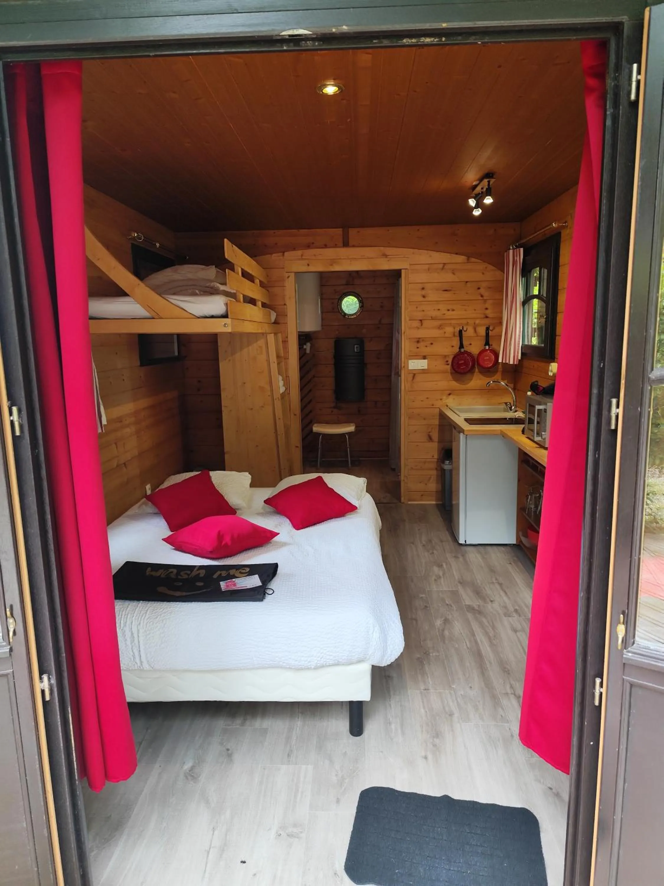 Bed in Le Village de la Champagne - Slowmoov