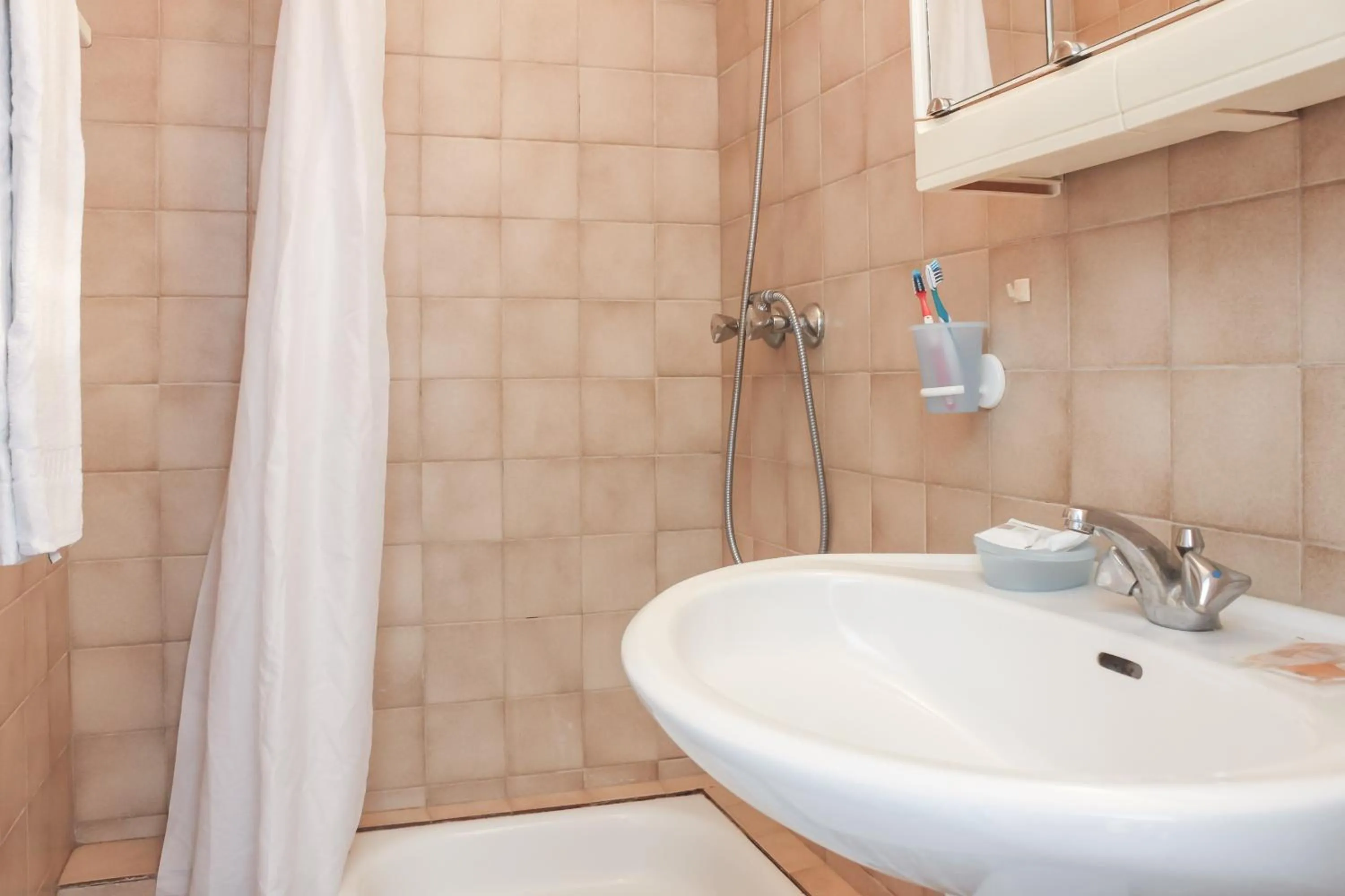 Shower in Résidence Partenaire Le Palais de la Marine