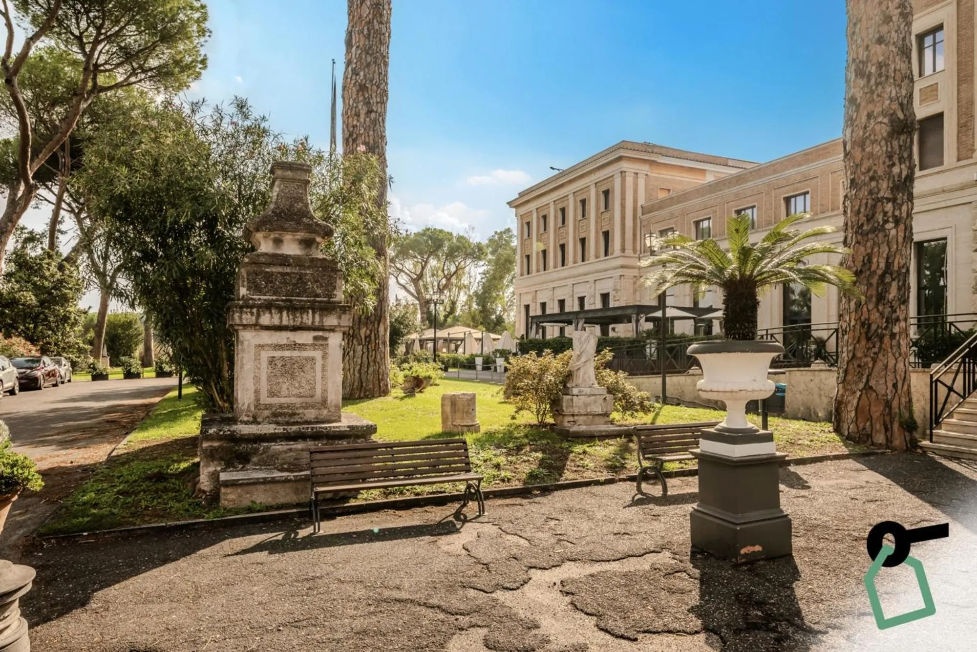 Garden in HOTIDAY Room Collection - Roma Cornelia