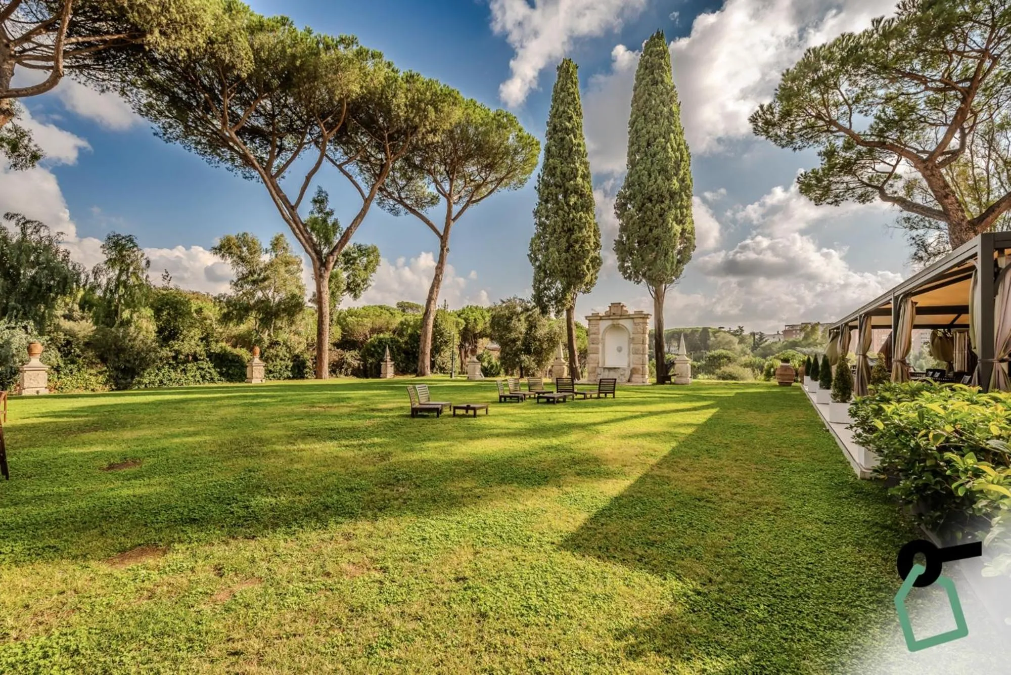 Garden in HOTIDAY Room Collection - Roma Cornelia