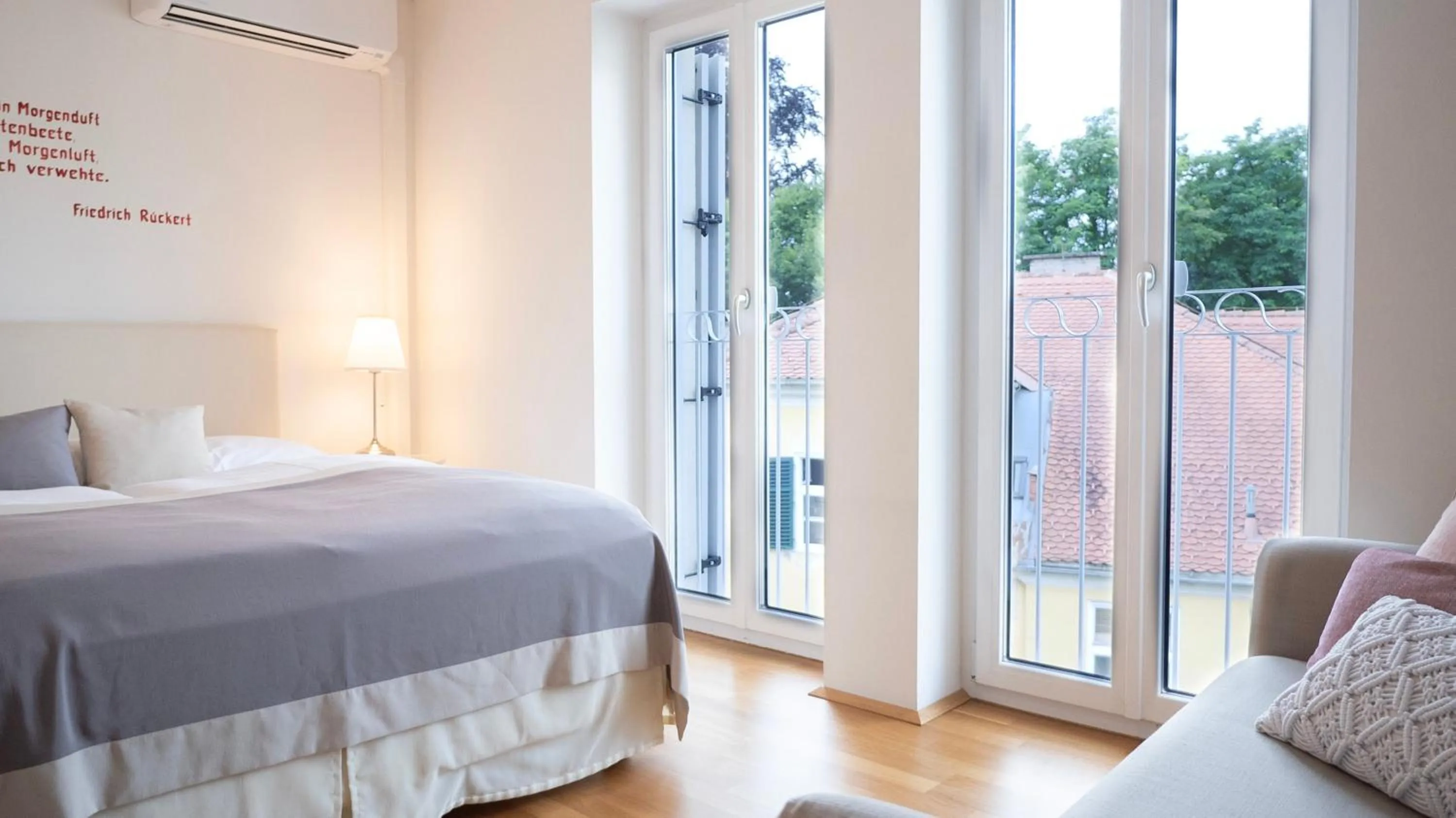 Bed in Hotel Villa Rückert