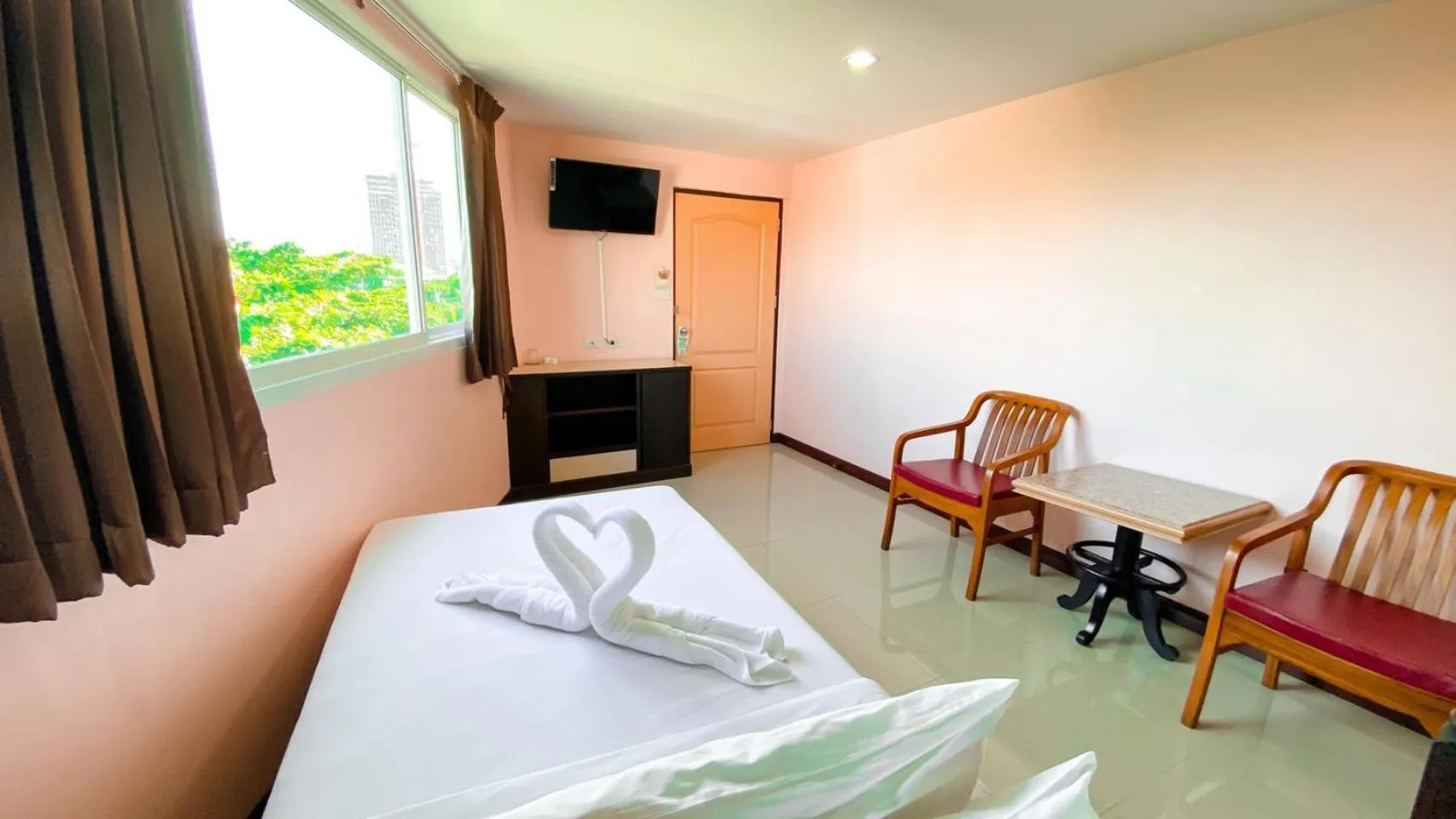 City view, Bed in AA Pattaya Ville