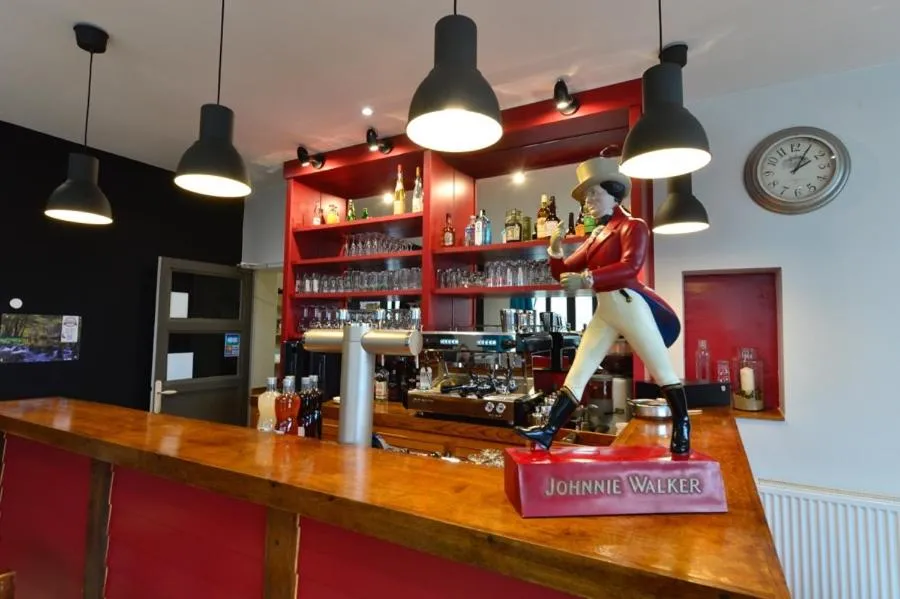 Lounge or bar in Le Relais des Lacs Bourgogne Morvan