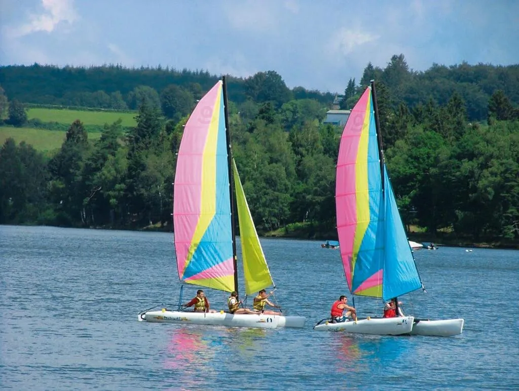 Windsurfing in Le Relais des Lacs Bourgogne Morvan