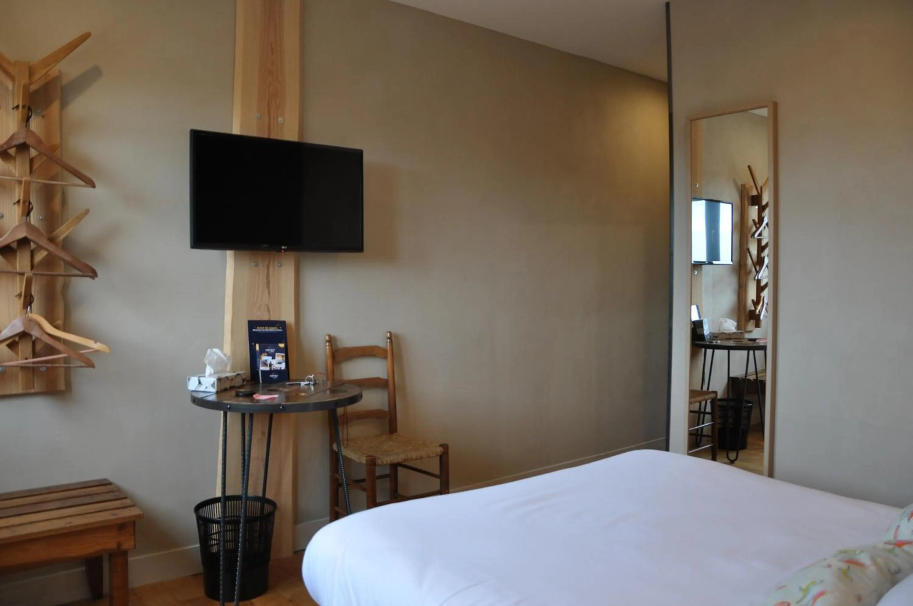 Bed in Le Relais des Lacs Bourgogne Morvan