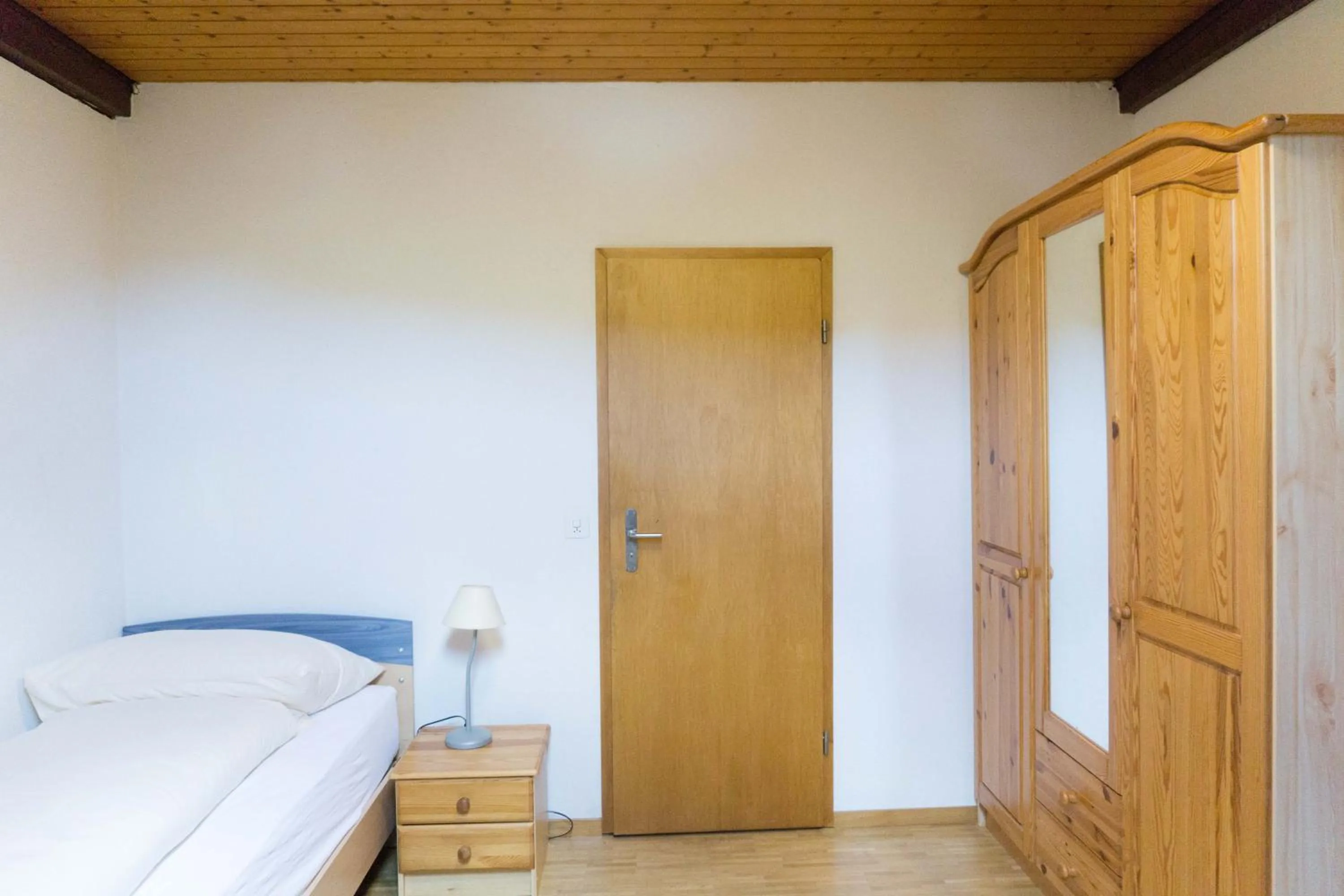 Bedroom, Bed in Speiserestaurant Traube